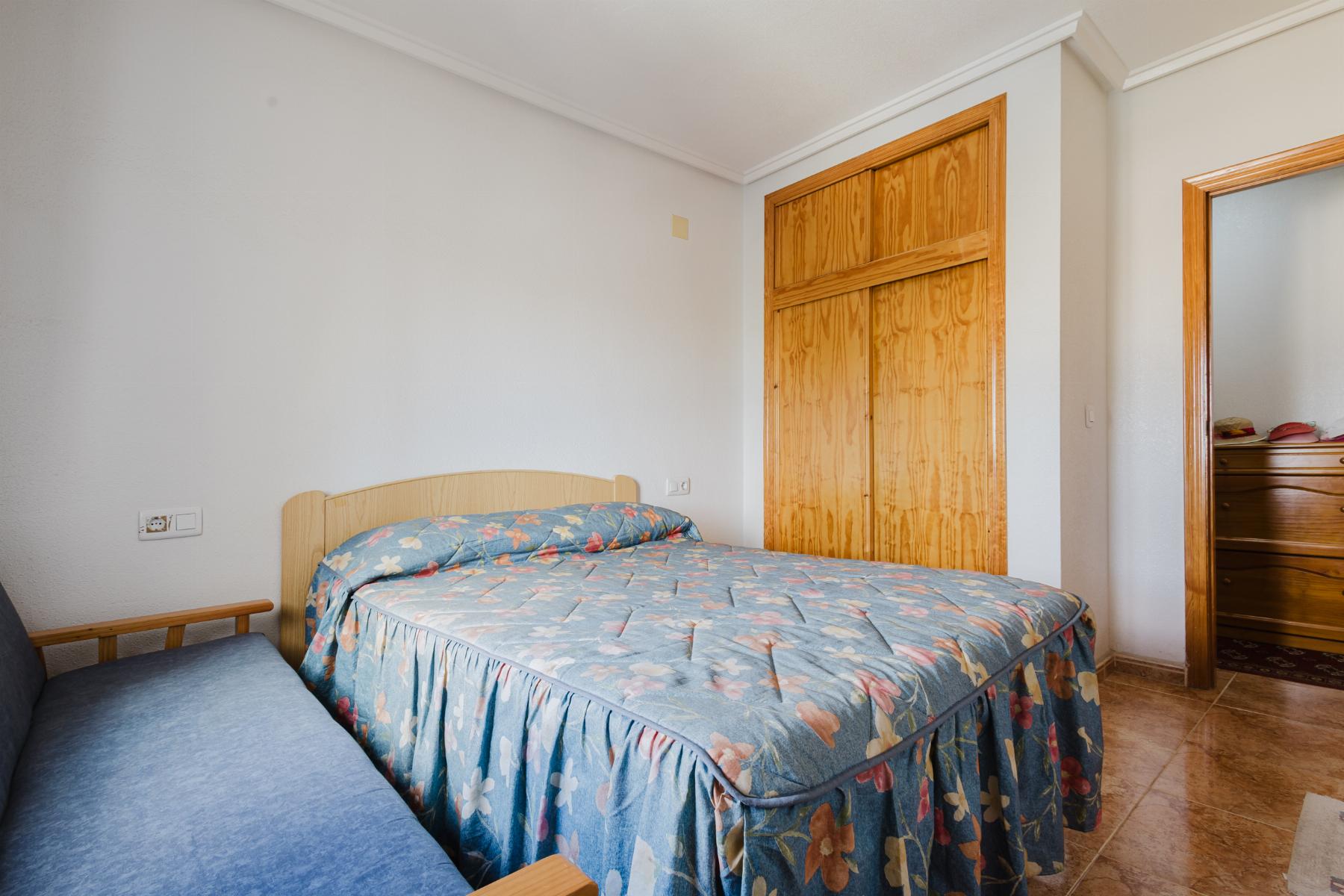 Resale - 3 Bedroom 2 Bathroom  in Torrevieja - Parque de Las Naciones - Alicante