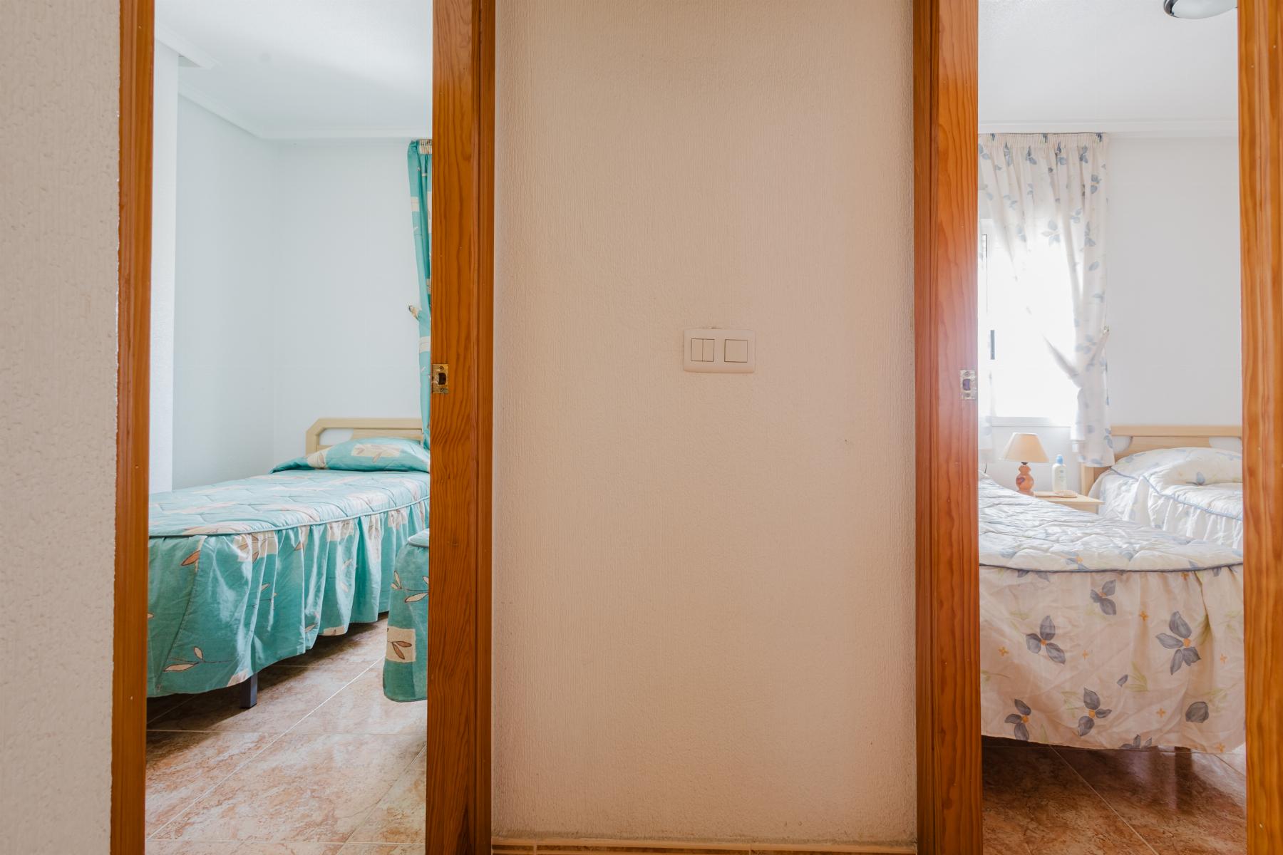 Resale - 3 Bedroom 2 Bathroom  in Torrevieja - Parque de Las Naciones - Alicante