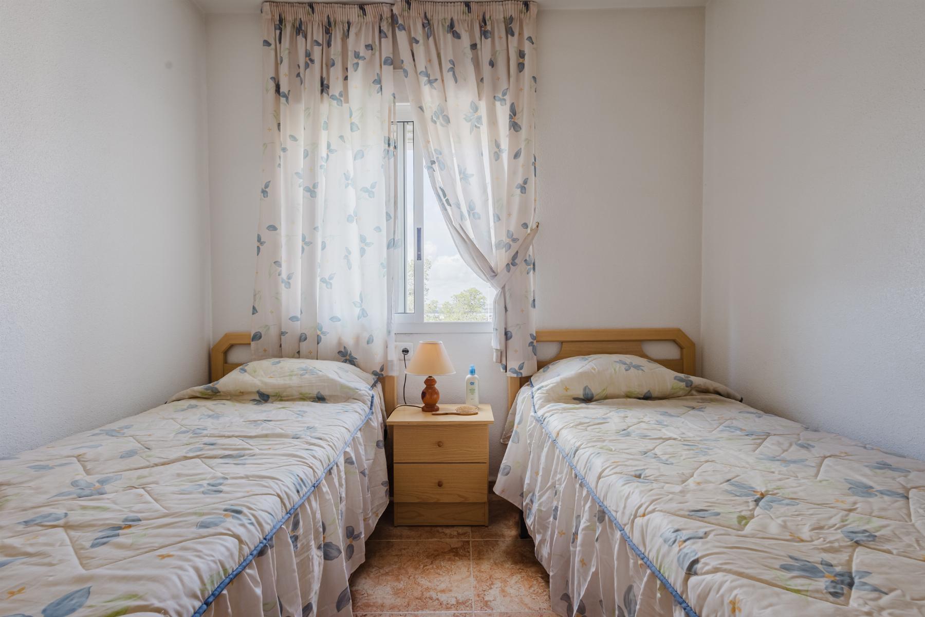 Resale - 3 Bedroom 2 Bathroom  in Torrevieja - Parque de Las Naciones - Alicante