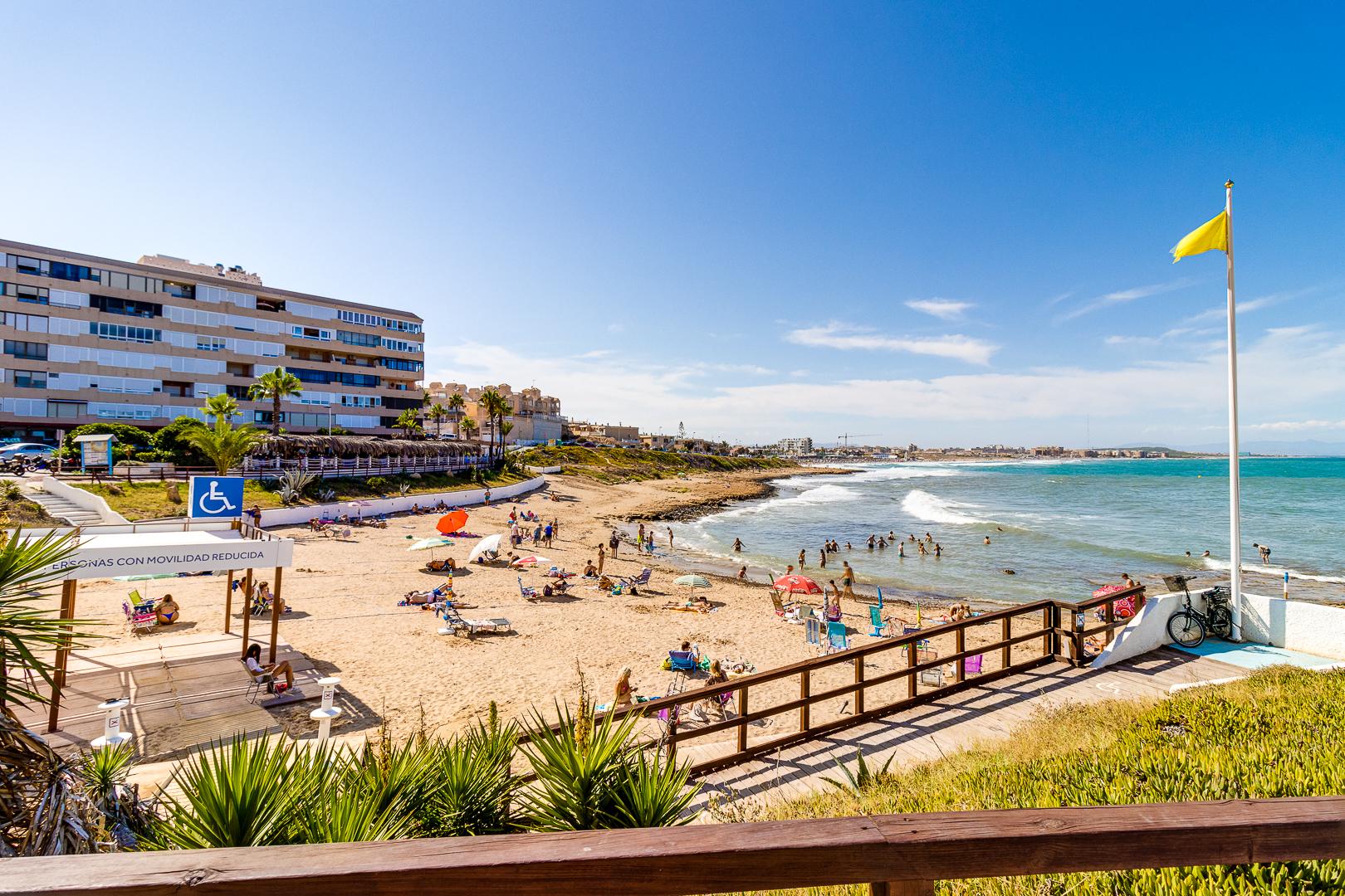 Resale - 2 Bedroom 1 Bathroom  in Torrevieja - LA MATA - Alicante