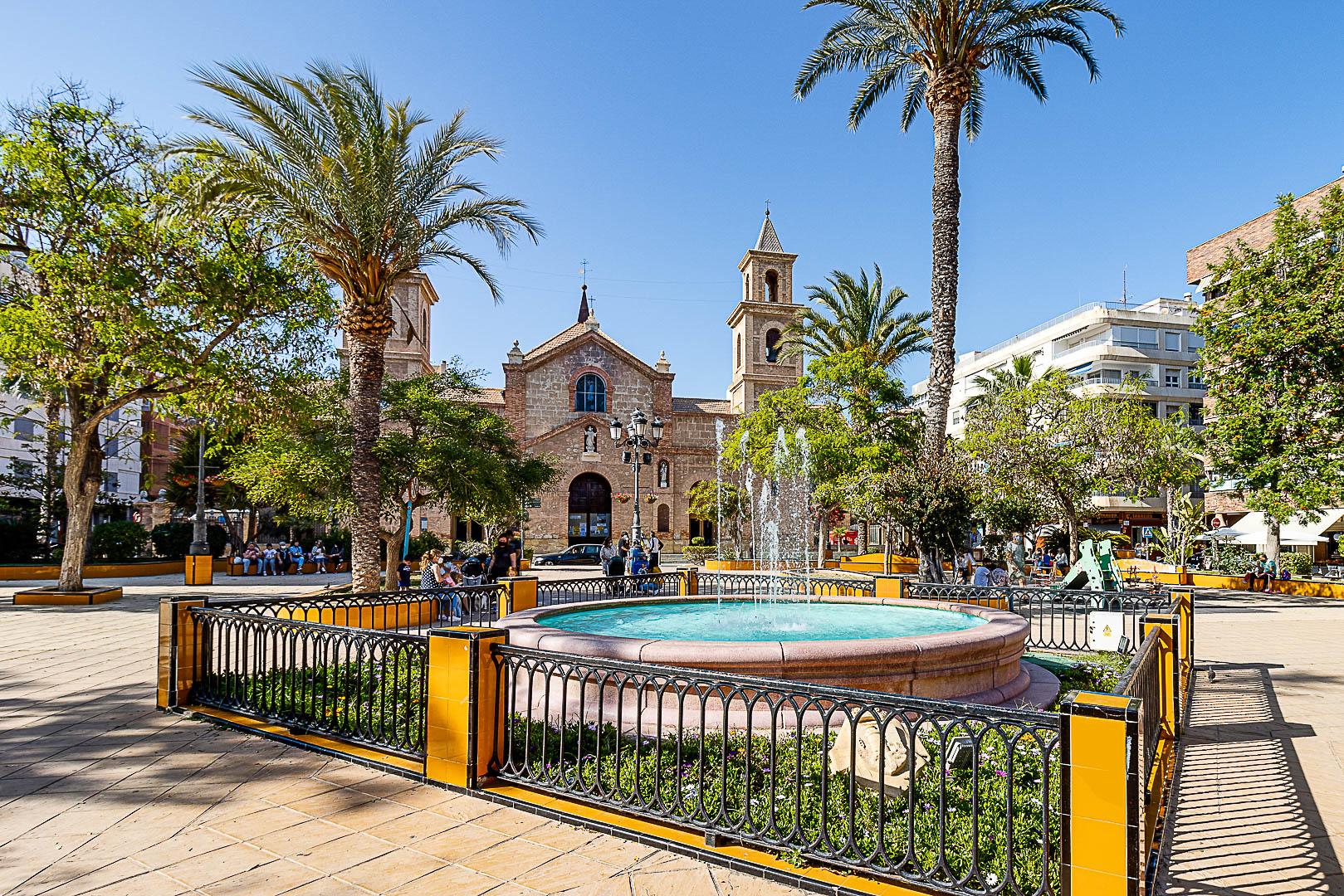 Resale - 2 Bedroom 2 Bathroom  in Torrevieja - Parque de Las Naciones - Alicante