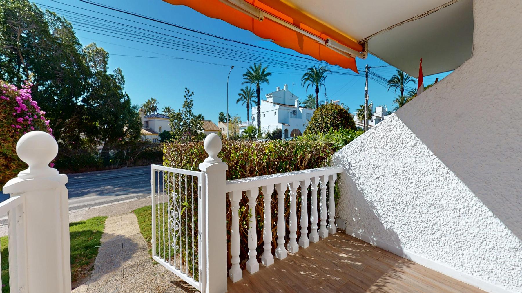 Resale - 2 Bedroom 1 Bathroom  in Orihuela Costa - Villamartin - Alicante