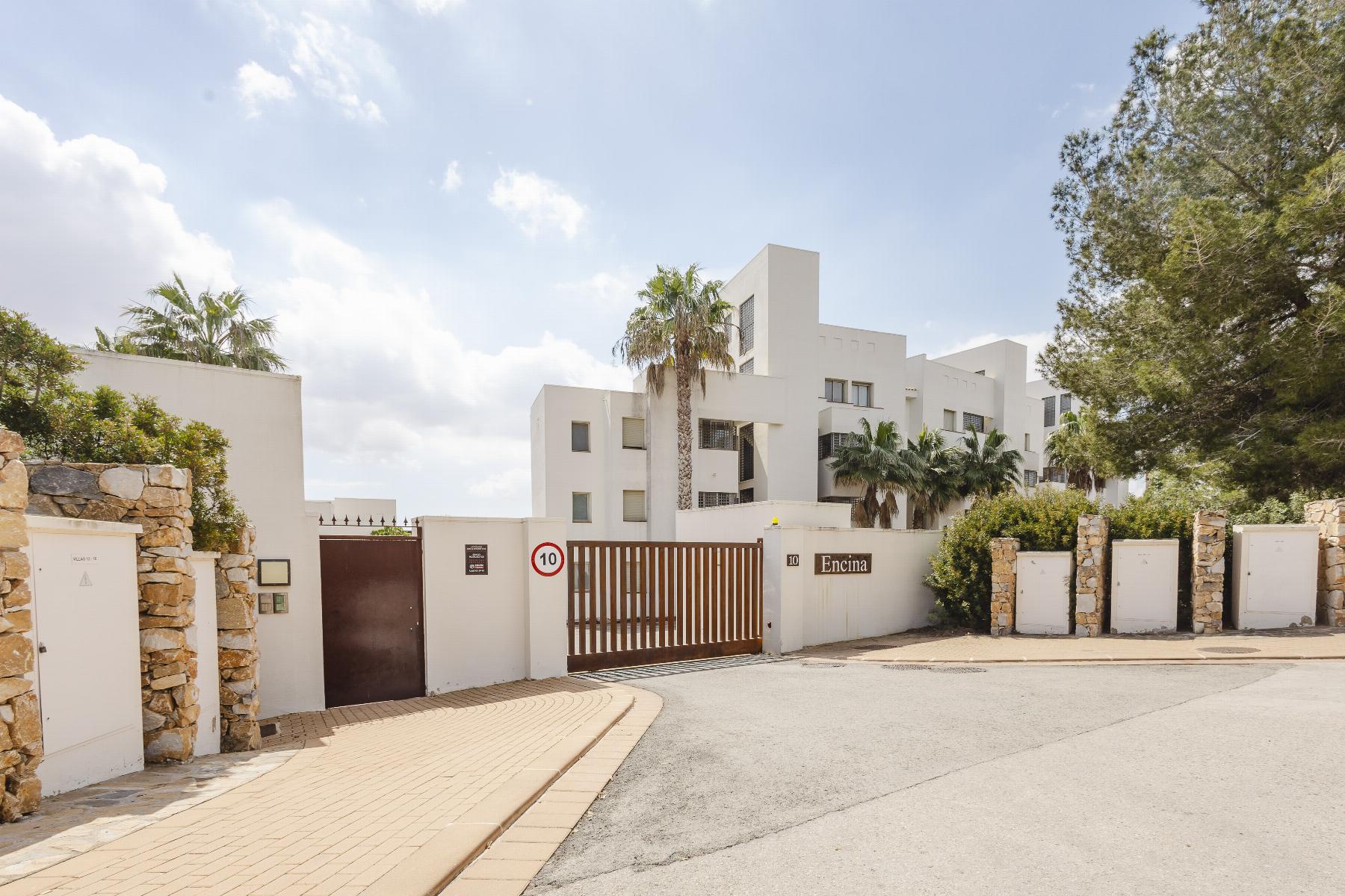 Resale - 2 Bedroom 2 Bathroom  in Orihuela Costa - Las Colinas Golf - Alicante