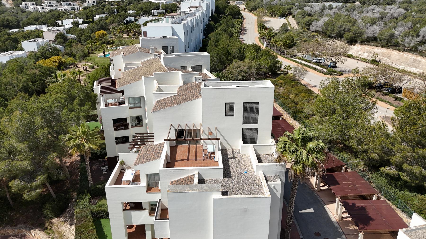 Resale - 2 Bedroom 2 Bathroom  in Orihuela Costa - Las Colinas Golf - Alicante