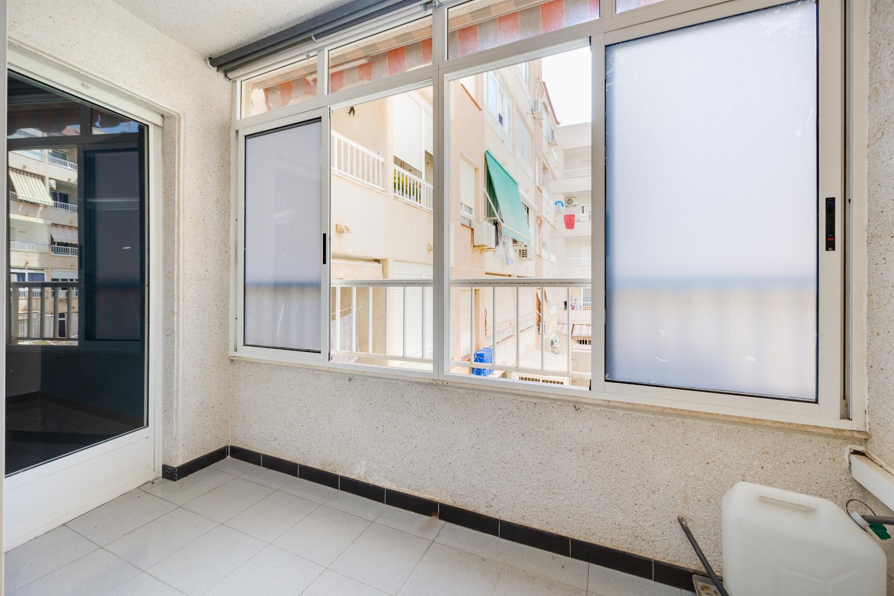 Resale - 1 Bedroom 1 Bathroom  in Torrevieja - Playa de Los Locos-Curva del Palangre - Alicante