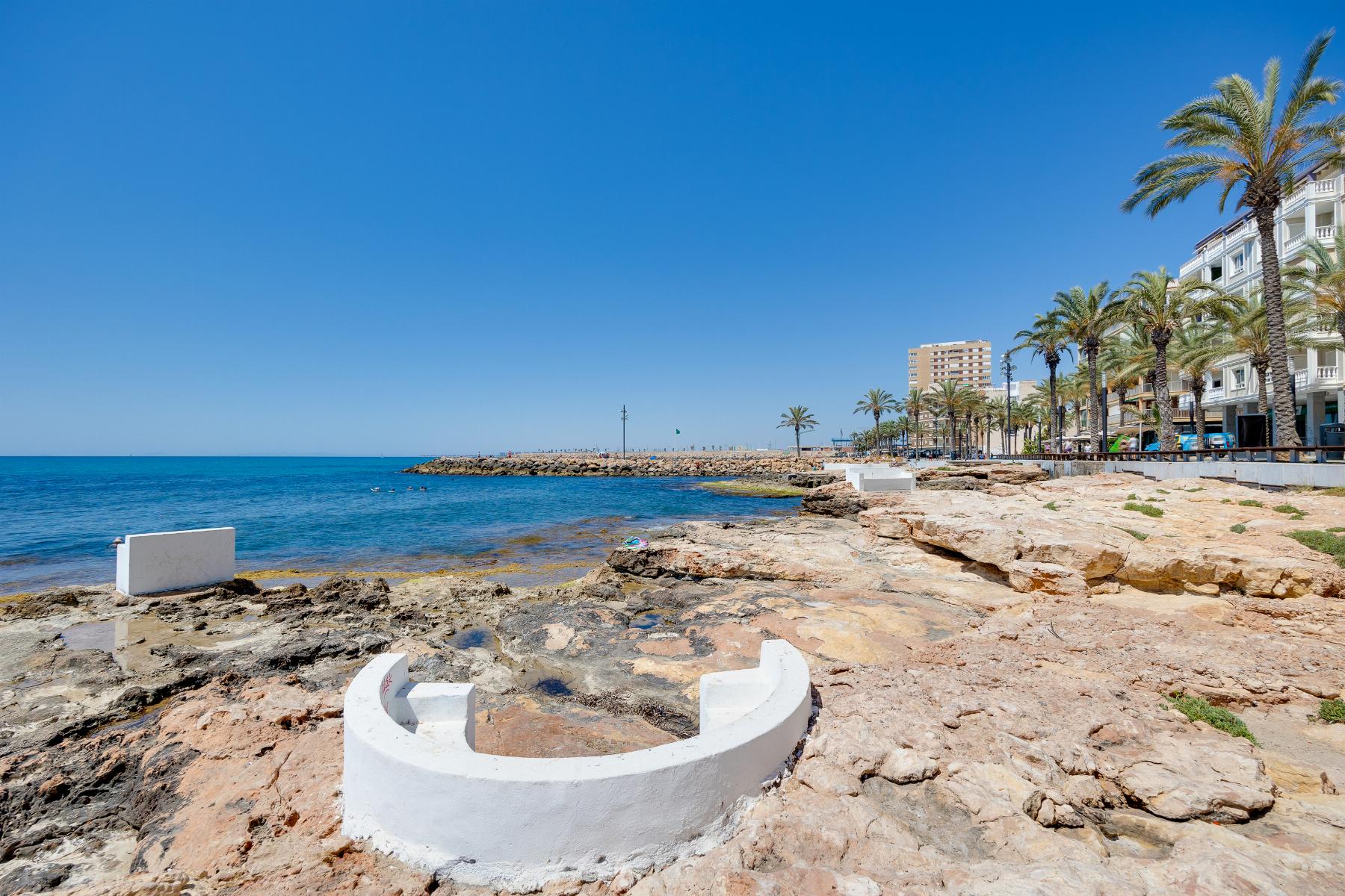 Resale - 1 Bedroom 1 Bathroom  in Torrevieja - Playa de Los Locos-Curva del Palangre - Alicante