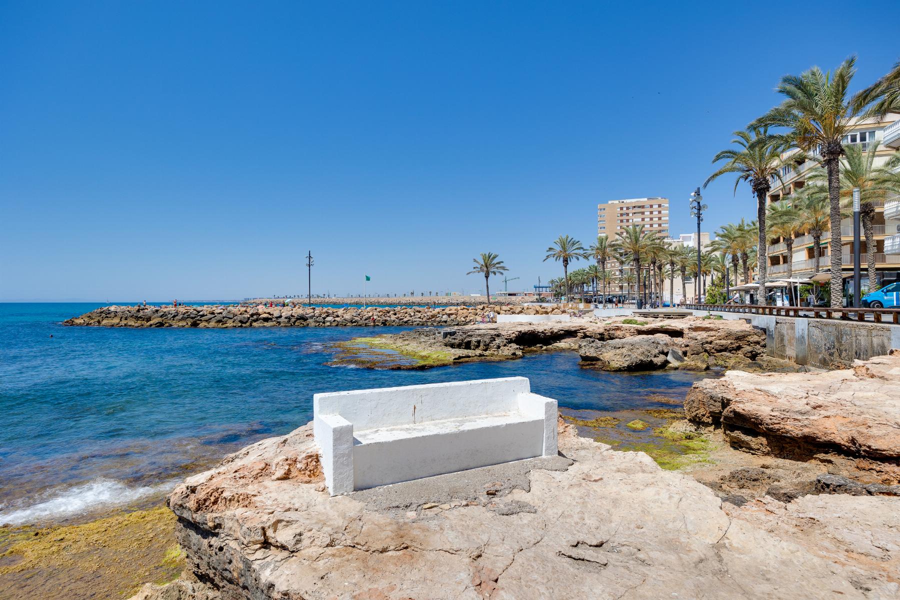 Resale - 1 Bedroom 1 Bathroom  in Torrevieja - Playa de Los Locos-Curva del Palangre - Alicante