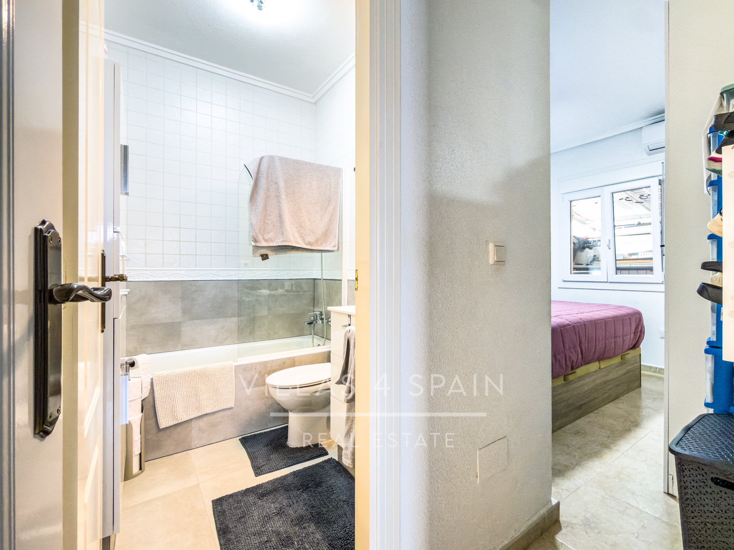 Resale - 3 Bed 2 Bath townhouse with roof terrace and community pool in Benijofar - Ciudad Quesada  - calle rio miño - Alicante