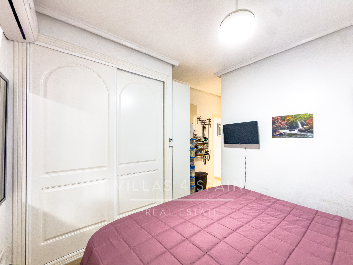 Resale - 3 Bed 2 Bath townhouse with roof terrace and community pool in Benijofar - Ciudad Quesada  - calle rio miño - Alicante