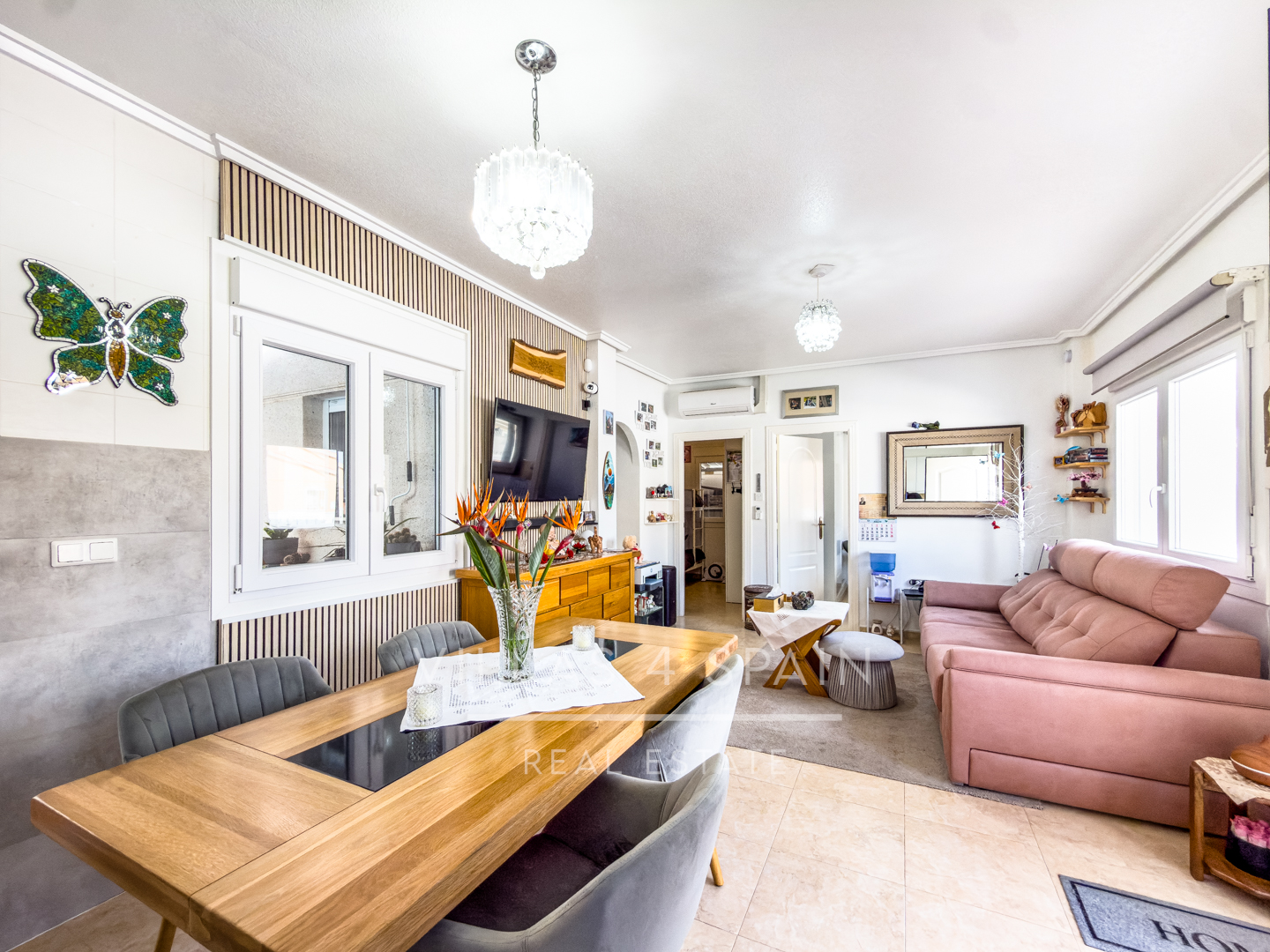 Resale - 3 Bed 2 Bath townhouse with roof terrace and community pool in Benijofar - Ciudad Quesada  - calle rio miño - Alicante