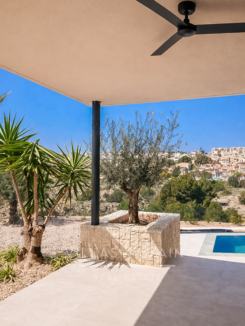 New Build - 4 Bed 4 Bath new build luxury villa in La Marina Alicante - calle estatua de libertad  - Alicante