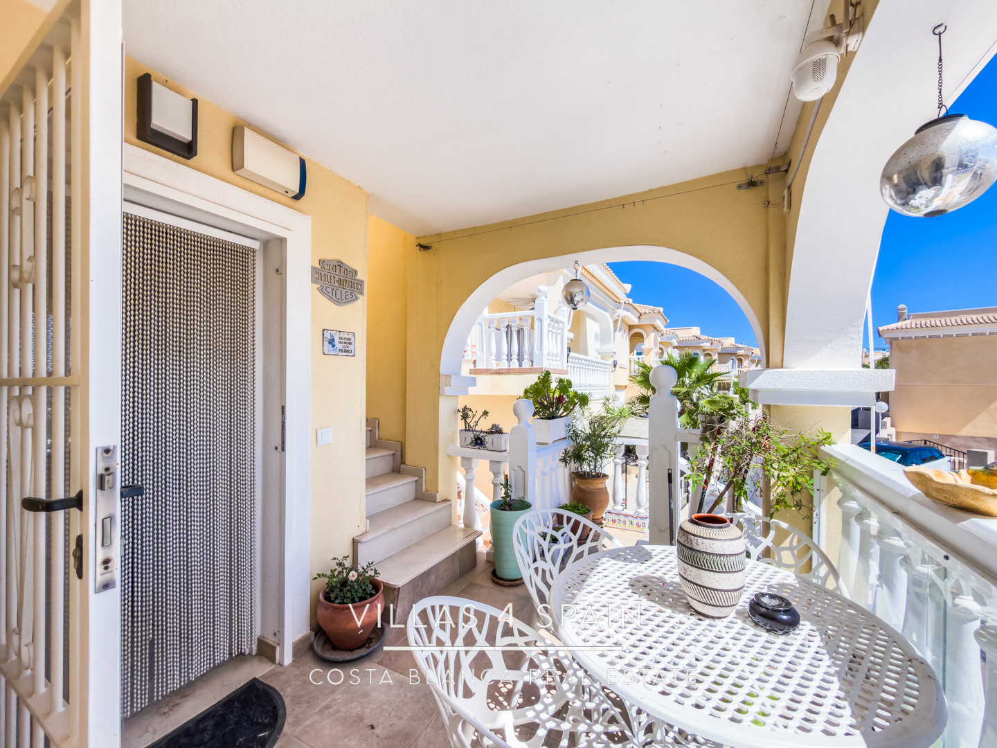Resale - 3 Bed 2 Bath Villa with underbuild in La Marina Alicante - av. de londres - Alicante
