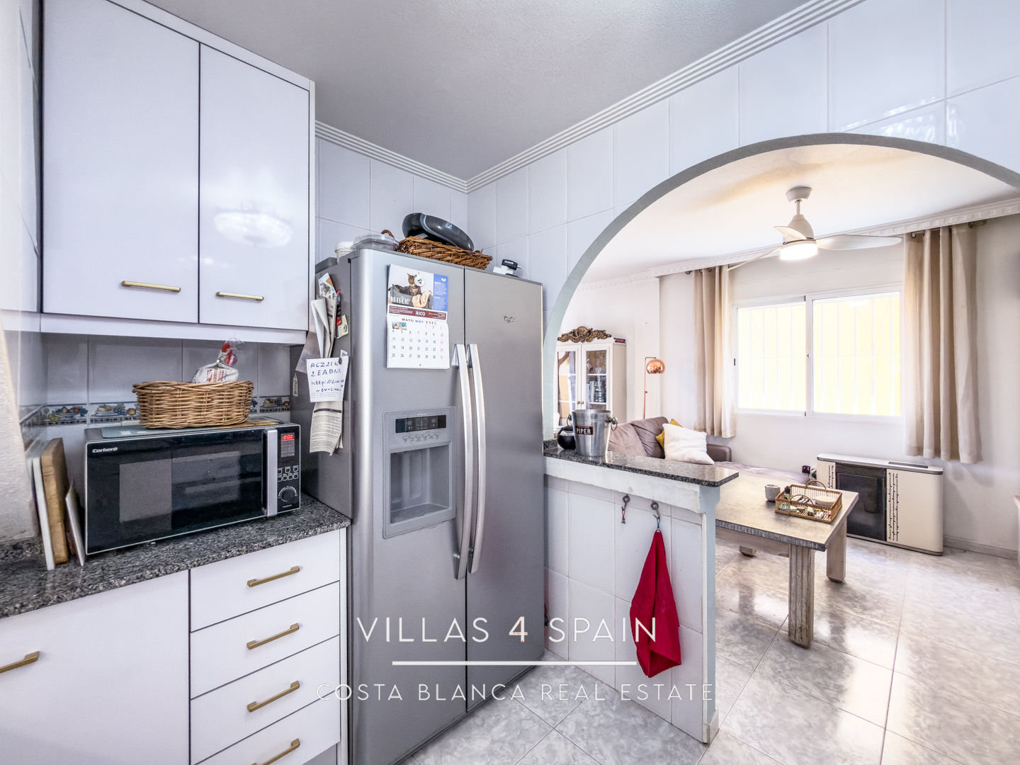 Resale - 3 Bed 2 Bath Villa with underbuild in La Marina Alicante - av. de londres - Alicante