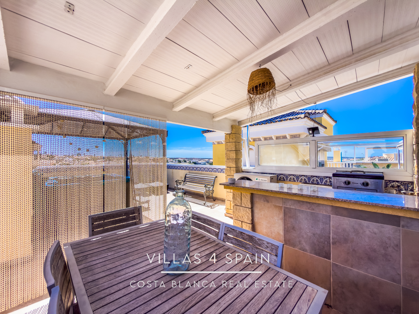 Resale - 3 Bed 2 Bath Villa with underbuild in La Marina Alicante - av. de londres - Alicante