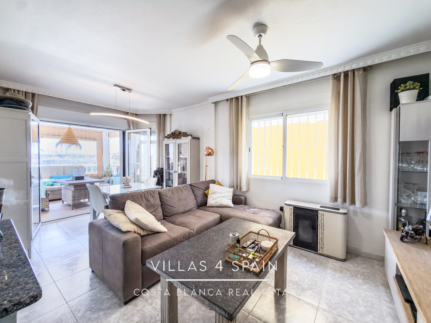 Resale - 3 Bed 2 Bath Villa with underbuild in La Marina Alicante - av. de londres - Alicante