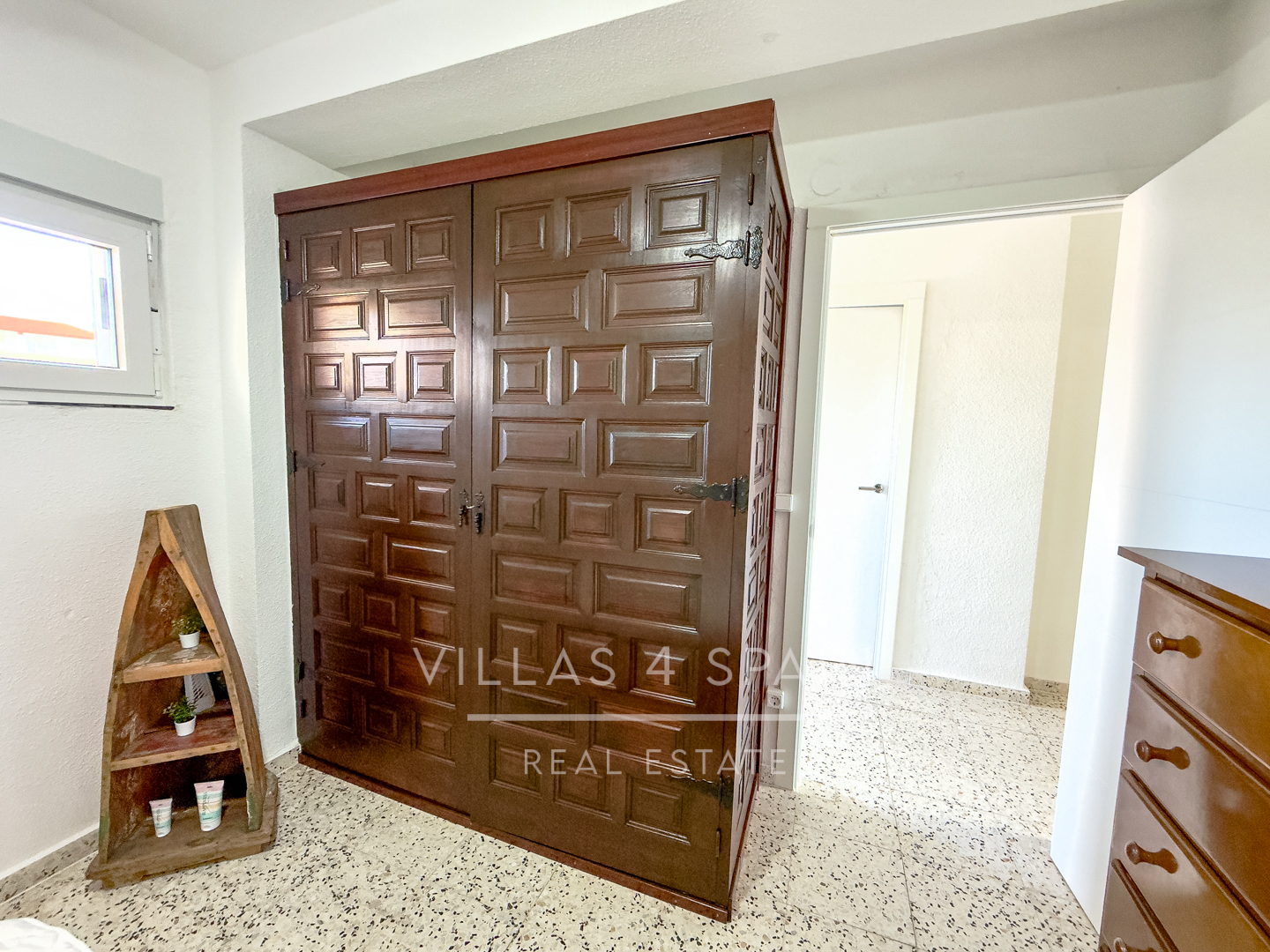 Resale - 2 Bed 1 Bath apartment with sea views and beach access directly in front - partida lomas del polo - Alicante