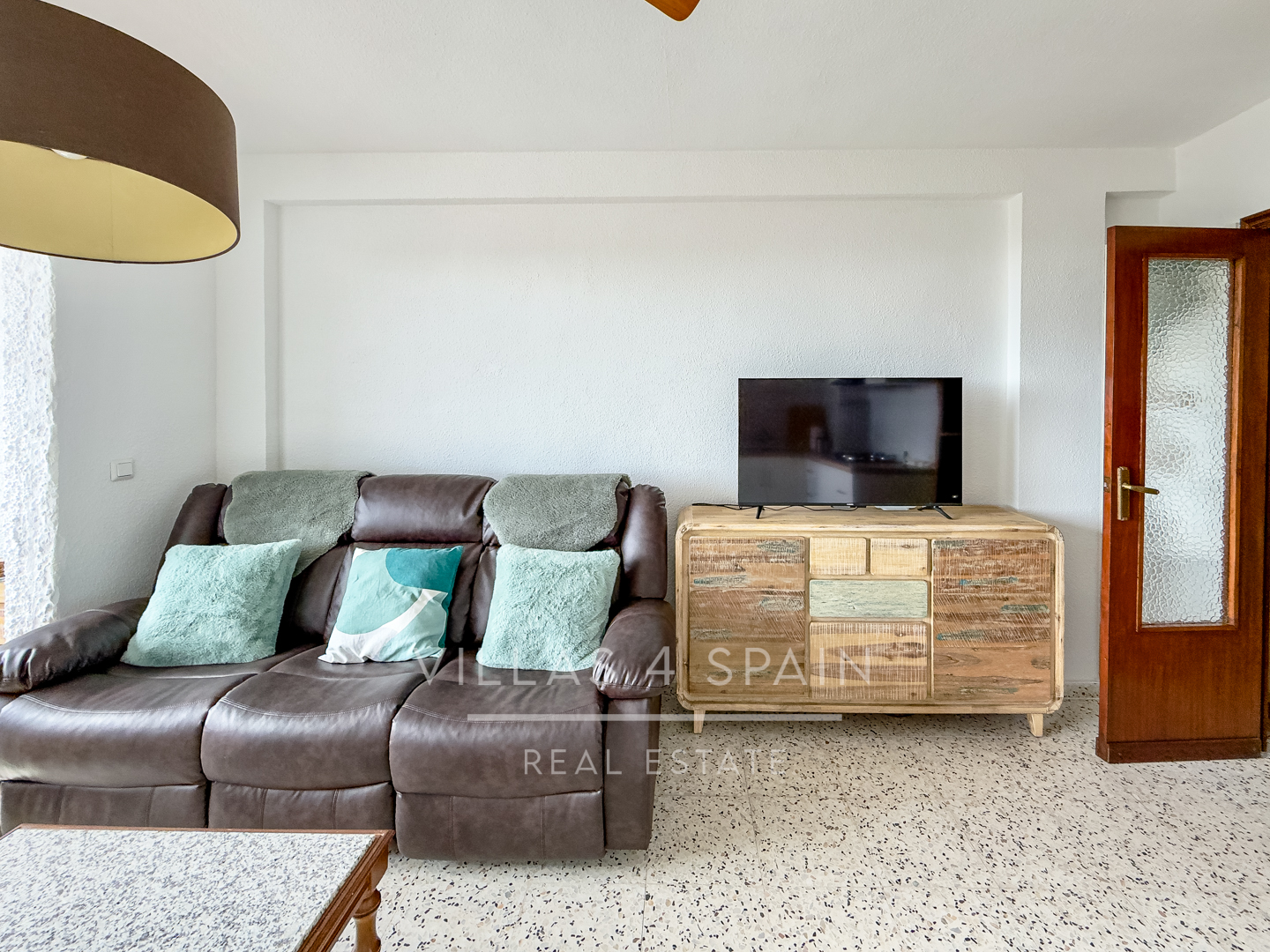 Resale - 2 Bed 1 Bath apartment with sea views and beach access directly in front - partida lomas del polo - Alicante