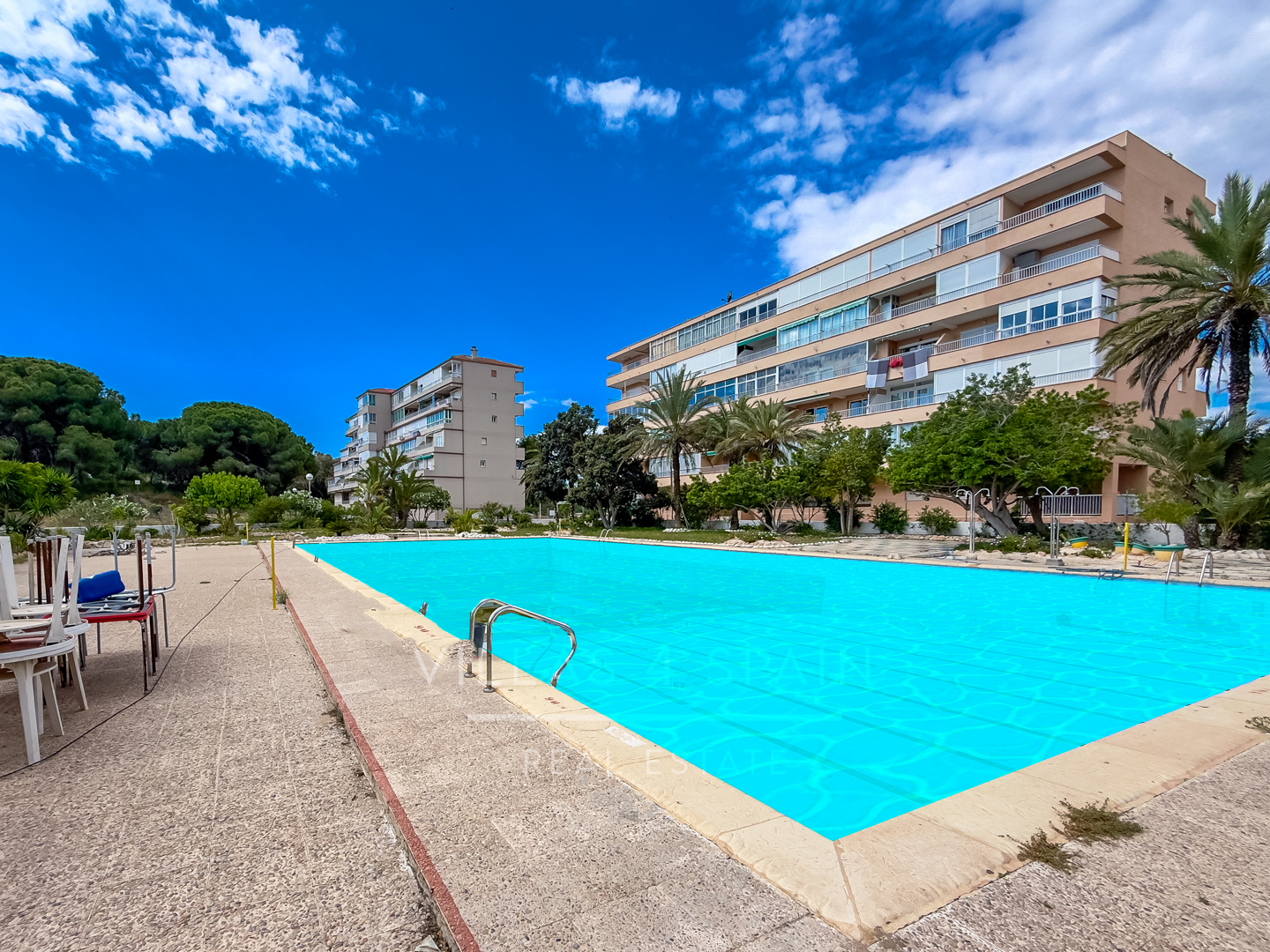 Resale - 2 Bed 1 Bath apartment with sea views and beach access directly in front - partida lomas del polo - Alicante