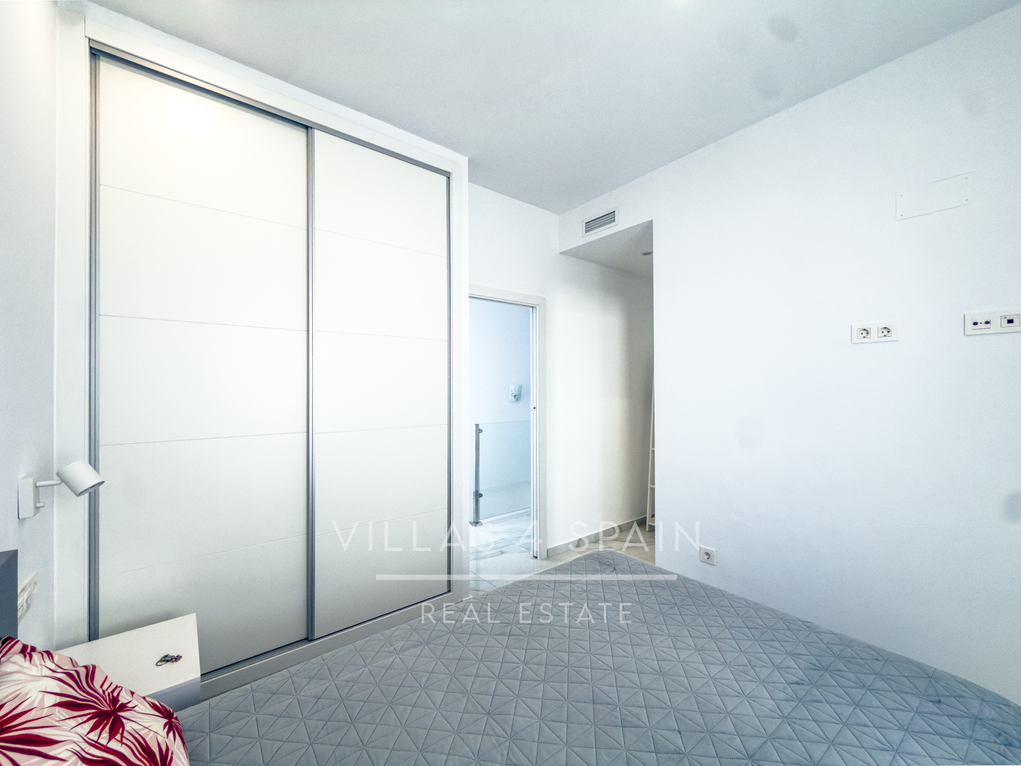 Sold - 3 Bed 3 Bath Modern Villa with Private Pool and parking in Benijofar Alicante - calle pais valenciano  - Alicante