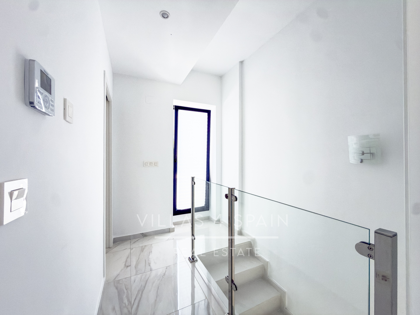 Sold - 3 Bed 3 Bath Modern Villa with Private Pool and parking in Benijofar Alicante - calle pais valenciano  - Alicante