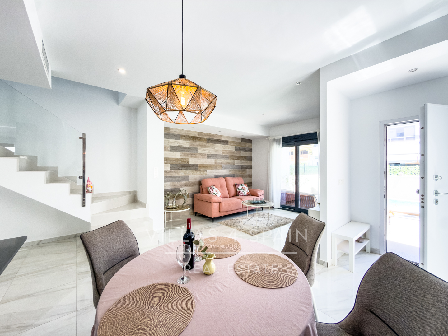 Sold - 3 Bed 3 Bath Modern Villa with Private Pool and parking in Benijofar Alicante - calle pais valenciano  - Alicante