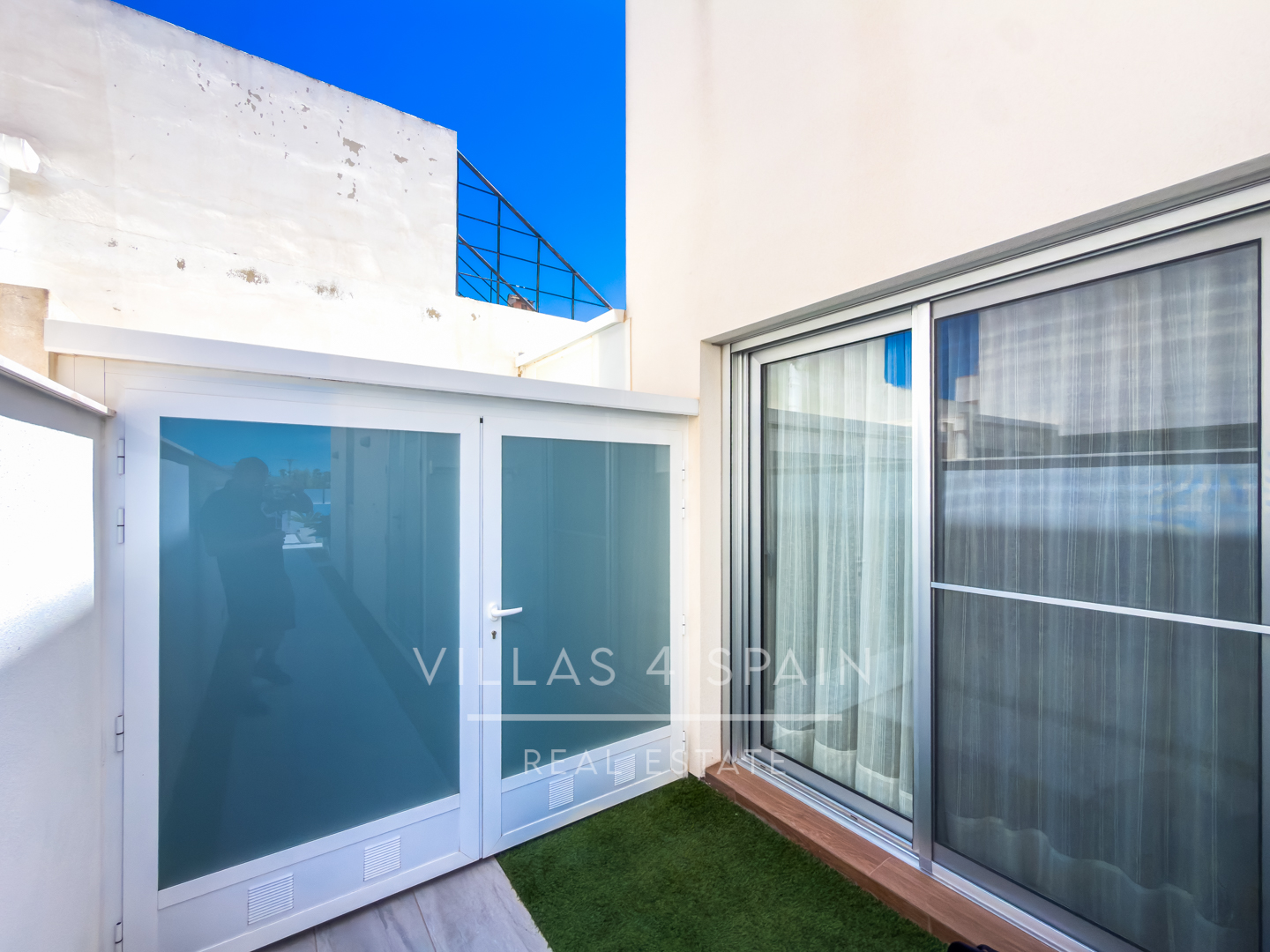 Resale -  3 Bed 3 Bath Villa with a private pool in Daya Vieja Alicante - av. principes de asturias - Alicante