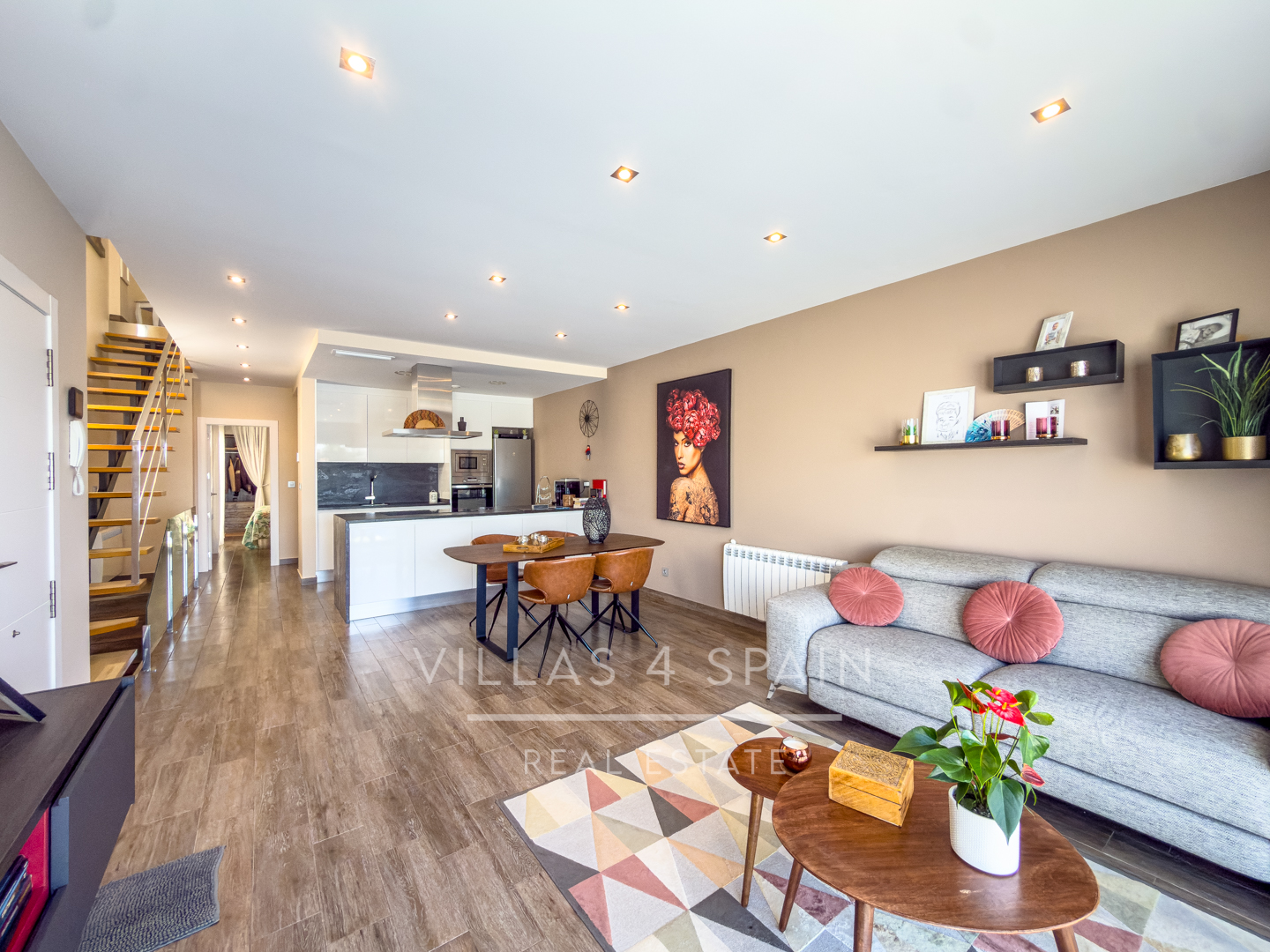 Resale -  3 Bed 3 Bath Villa with a private pool in Daya Vieja Alicante - av. principes de asturias - Alicante