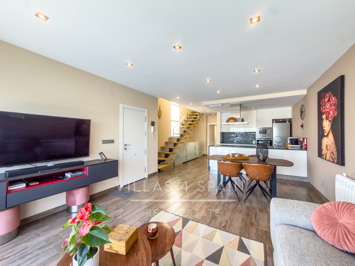 Resale -  3 Bed 3 Bath Villa with a private pool in Daya Vieja Alicante - av. principes de asturias - Alicante