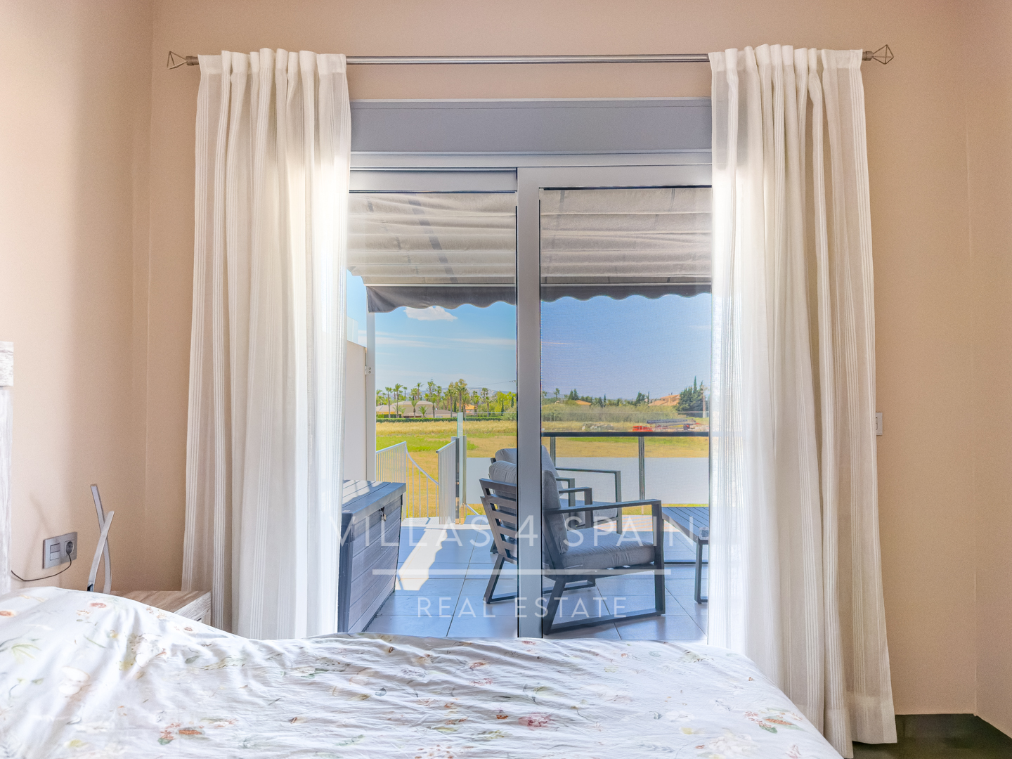 Resale -  3 Bed 3 Bath Villa with a private pool in Daya Vieja Alicante - av. principes de asturias - Alicante
