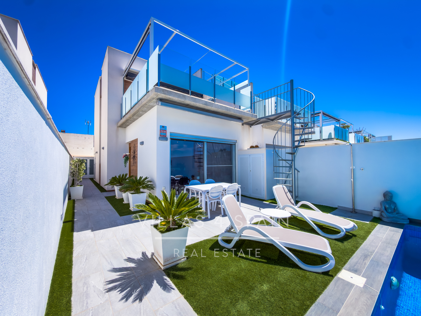  3 Bed 3 Bath Villa with a private pool in Daya Vieja Alicante