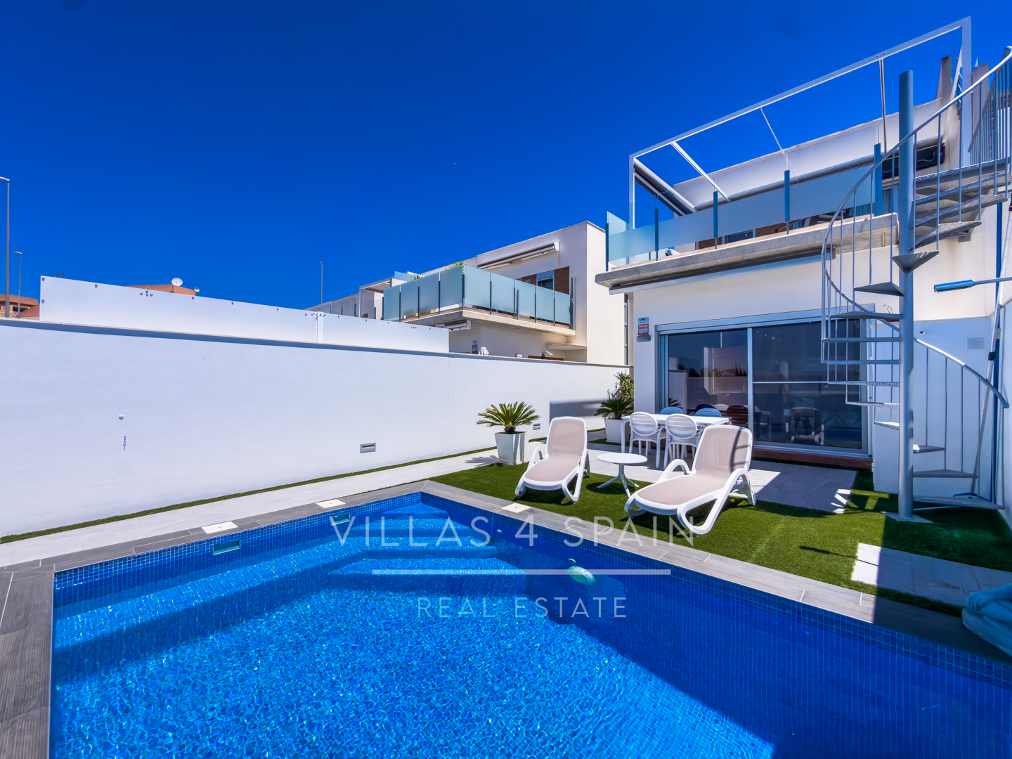  3 Bed 3 Bath Villa with a private pool in Daya Vieja Alicante