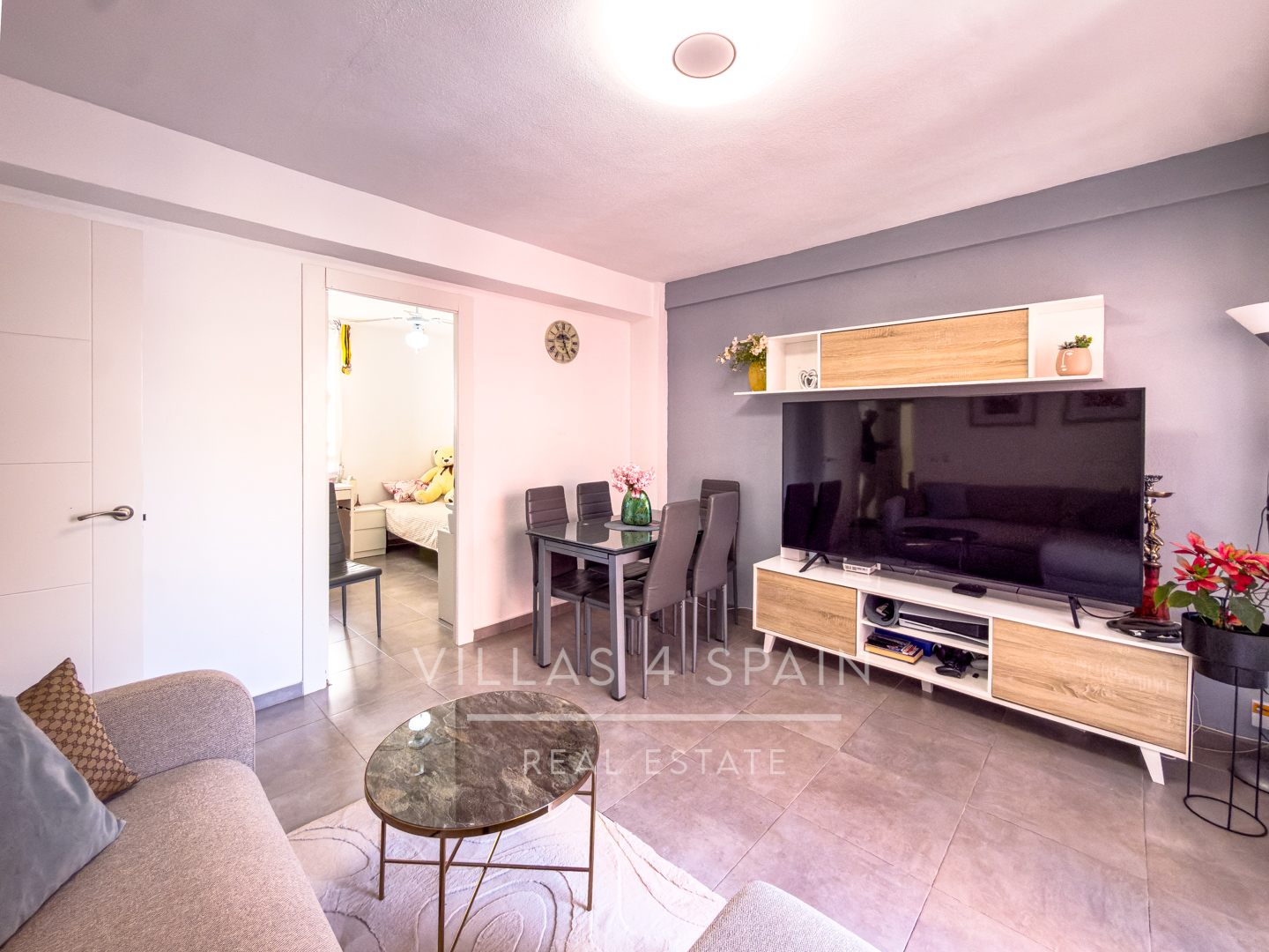 Sold - SOLD fully renovated 3 bed 1 bath apartment 100 metres from the Beach - Calle Mar Baltico  - Alicante