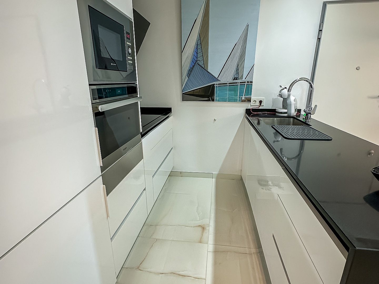 Resale - 3 Bed 2 Bath Penthouse in Los Altos - Torrevieja with Parking Place and Storage Room - C. Lagos de Covadonga - Alicante