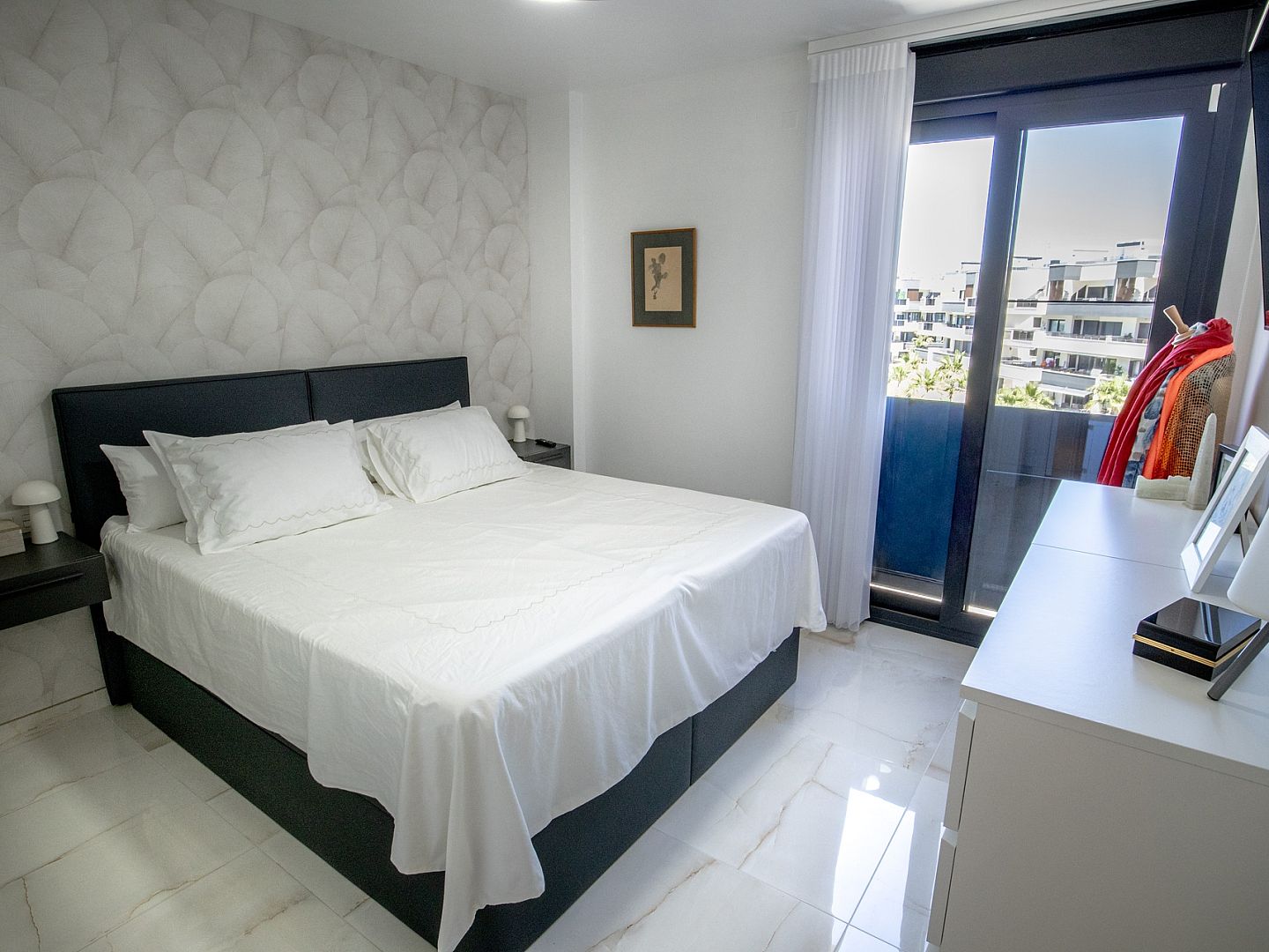 Resale - 3 Bed 2 Bath Penthouse in Los Altos - Torrevieja with Parking Place and Storage Room - C. Lagos de Covadonga - Alicante