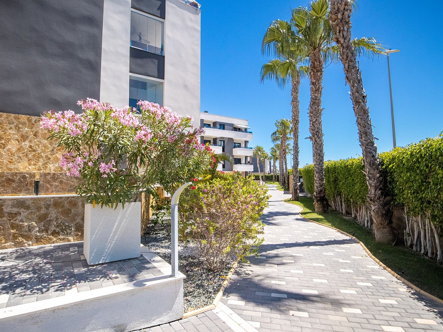 Resale - 3 Bed 2 Bath Penthouse in Los Altos - Torrevieja with Parking Place and Storage Room - C. Lagos de Covadonga - Alicante
