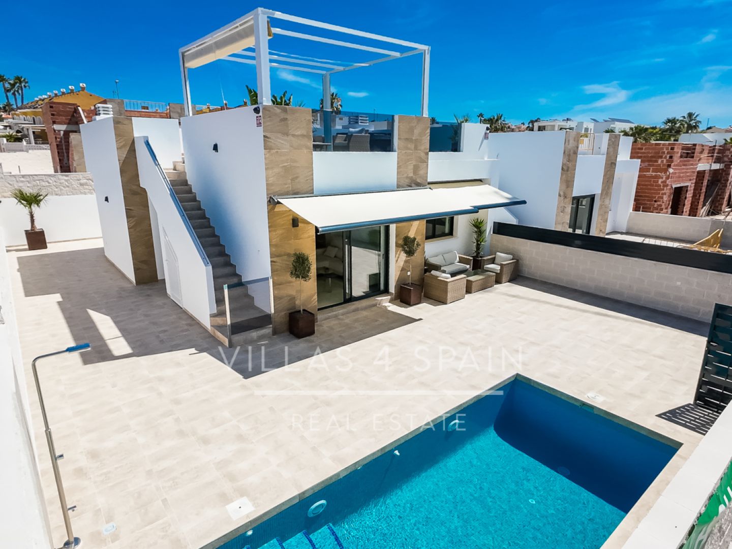 3 Bedroom, 2 Bath New Villa with private pool and parking for sale in La Marina.