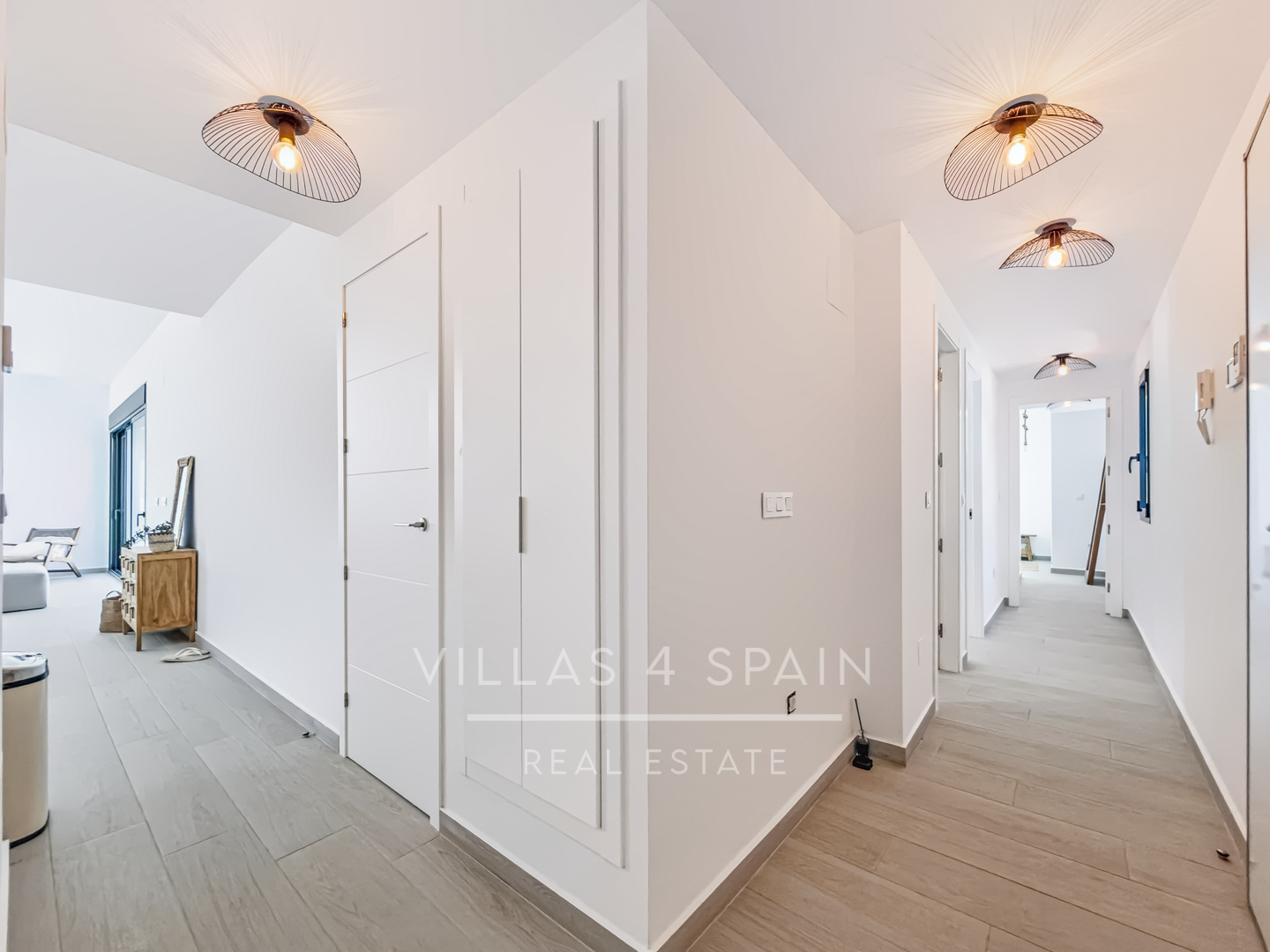 Resale - 3 bed 2 bath modern villa with private pool, parking and a large roof terrace in La Finca Golf, Algorfa, Alicante. - Av. Antonio Pedrera Soler - Alicante