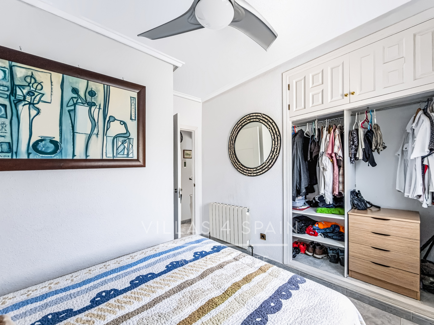 Resale - 3 Bed 2 Bath Villa with a Private Pool, Garden and parking in Ciudad Quesada, Rojales, Alicante  - av. de las naciones - Alicante