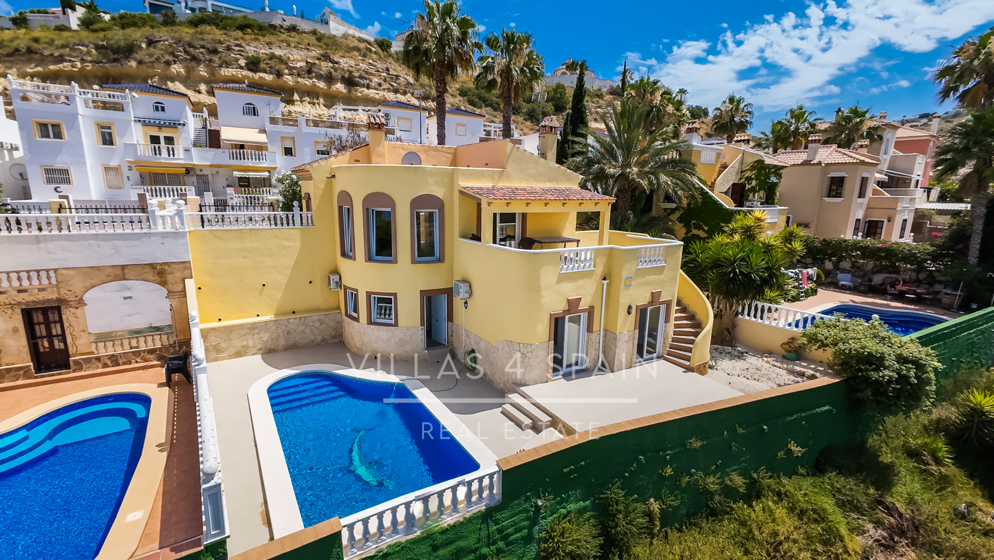 Resale - 3 Bed 3 Bath Villa with Private Pool and Parking in La Marquesa Golf Ciudad Quesada - Av. de la Marquesa - Alicante