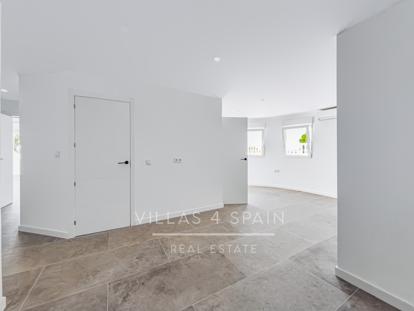 Resale - 3 Bed 3 Bath Villa with Private Pool and Parking in La Marquesa Golf Ciudad Quesada - Av. de la Marquesa - Alicante