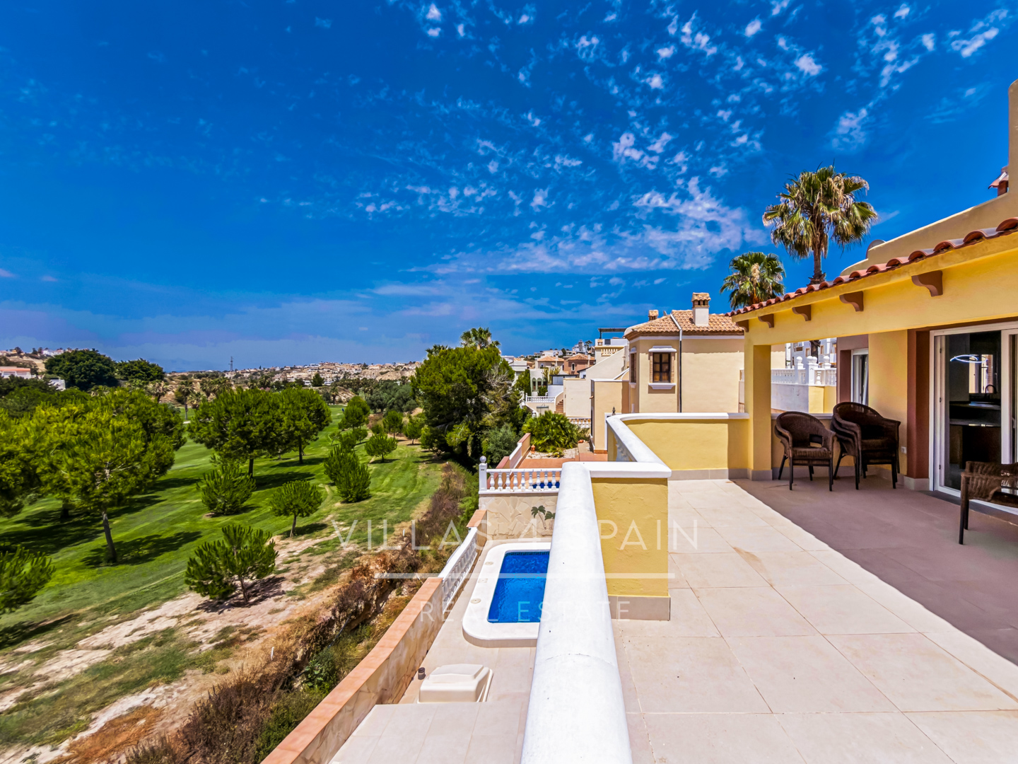 Resale - 3 Bed 3 Bath Villa with Private Pool and Parking in La Marquesa Golf Ciudad Quesada - Av. de la Marquesa - Alicante