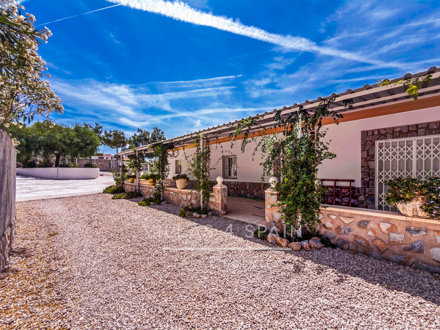 Resale - 6 Bed 4 Bath Villa with Pool and Large Plot with multiple garages in Fortuna  - calle baños 3 - Murcia