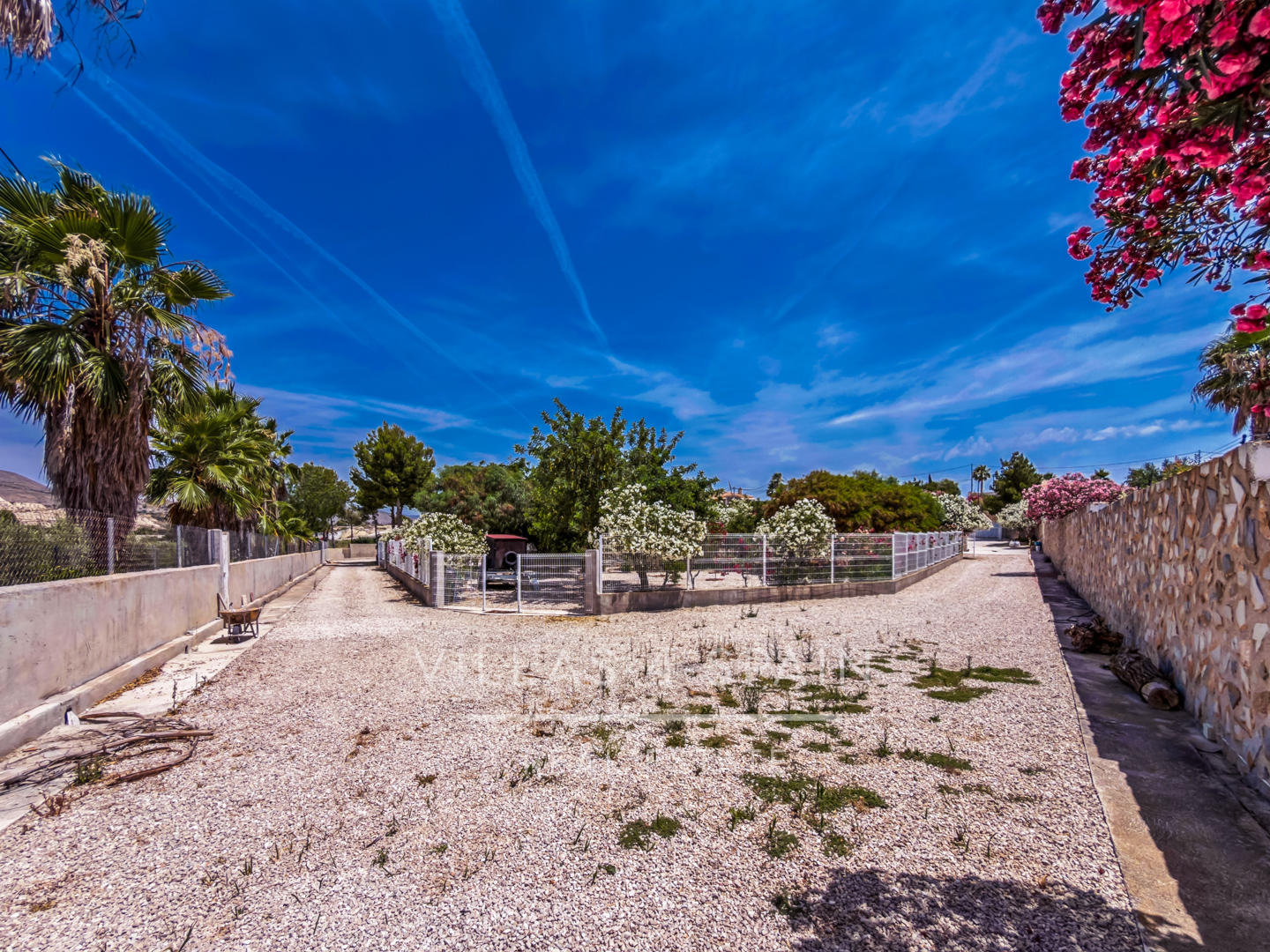Resale - 6 Bed 4 Bath Villa with Pool and Large Plot with multiple garages in Fortuna  - calle baños 3 - Murcia