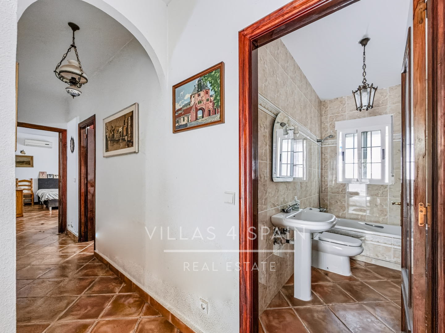 Resale - 6 Bed 4 Bath Villa with Pool and Large Plot with multiple garages in Fortuna  - calle baños 3 - Murcia