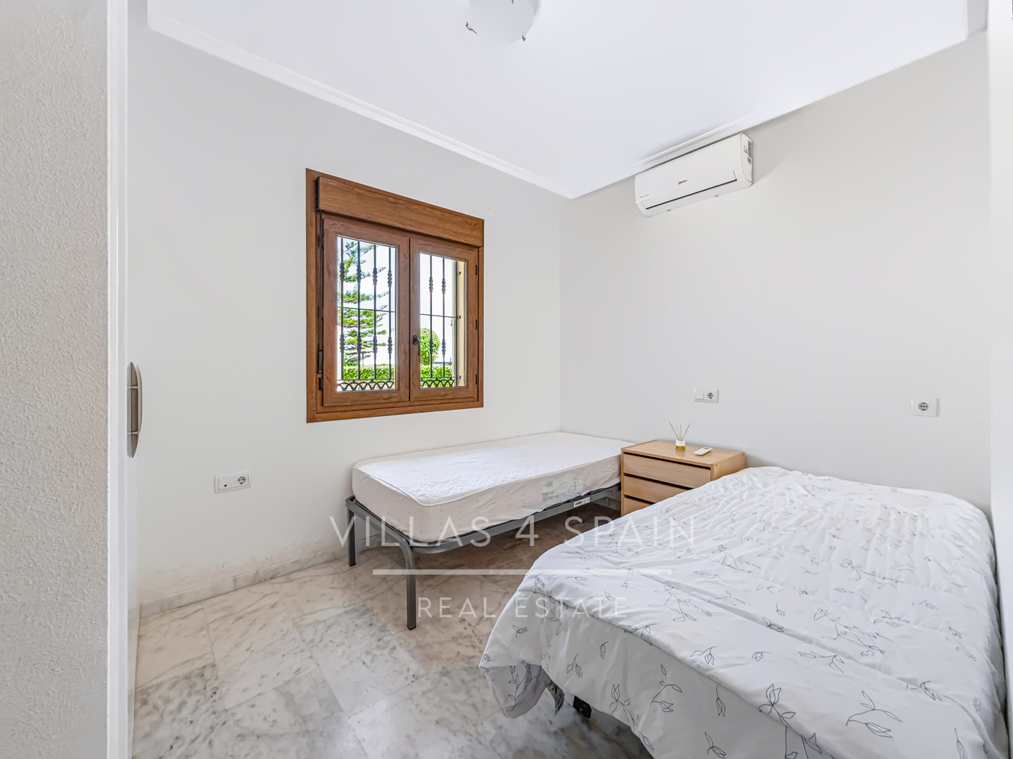 Resale - 2 Bed 2 Bath Penthouse apartment with roof terrace in La Finca Golf Algorfa, with community Pool - calle benferri la finca golf Algorfa - Alicante