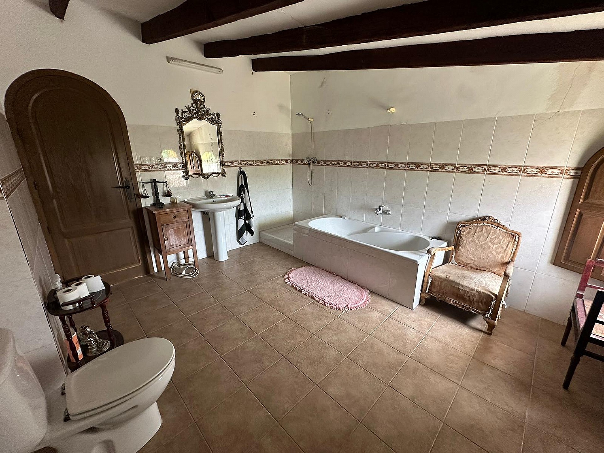 Resale - 9 Bedroom 4 Bathroom Country house in Novelda -  - Alicante