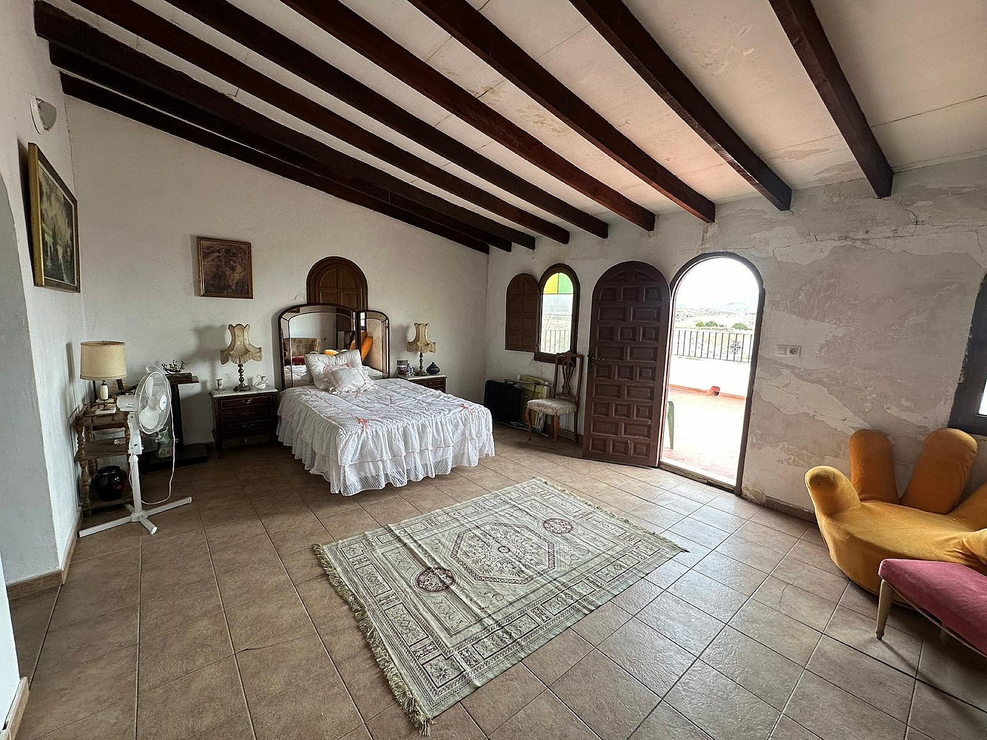 Resale - 9 Bedroom 4 Bathroom Country house in Novelda -  - Alicante