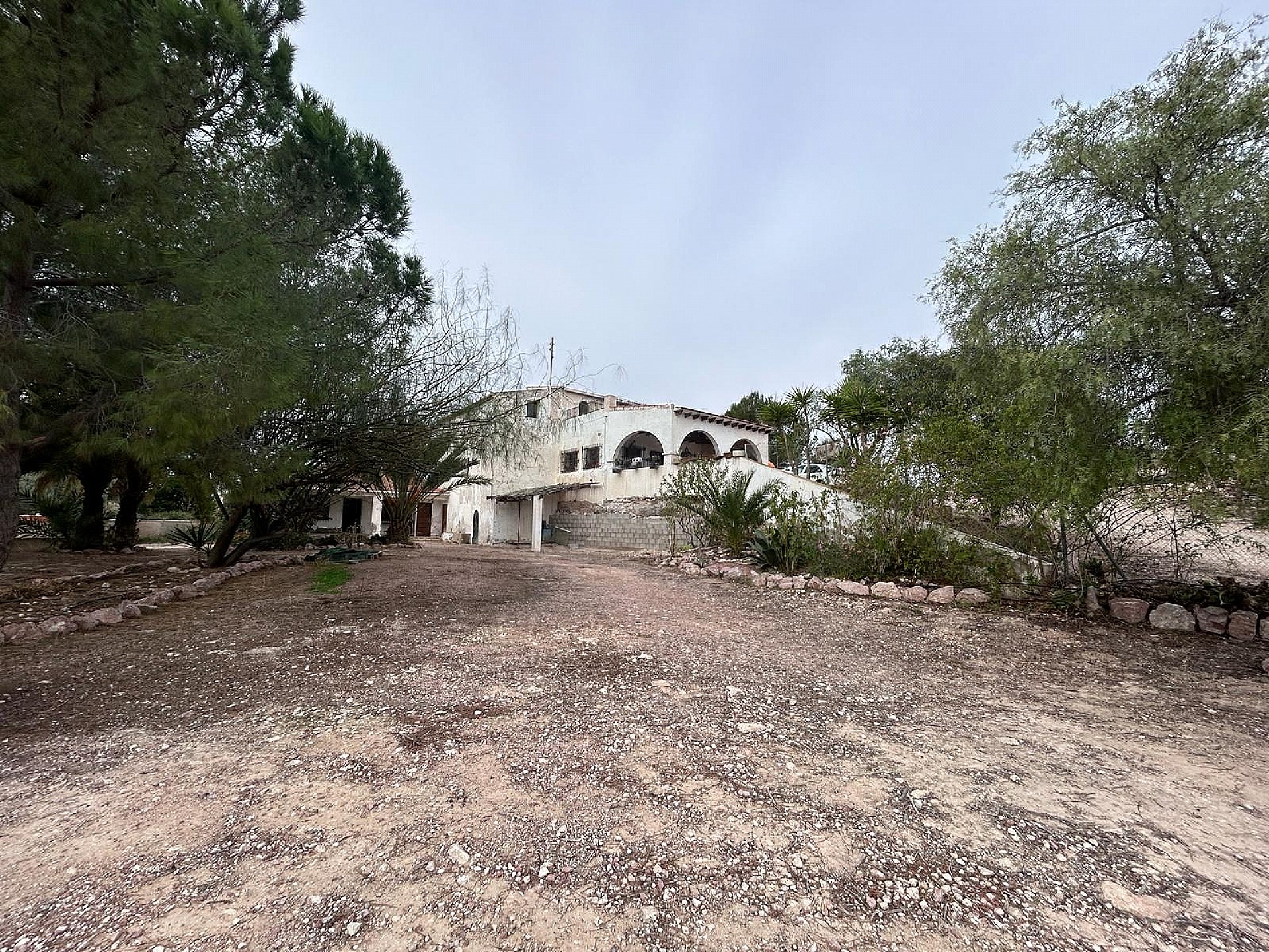 Resale - 9 Bedroom 4 Bathroom Country house in Novelda -  - Alicante