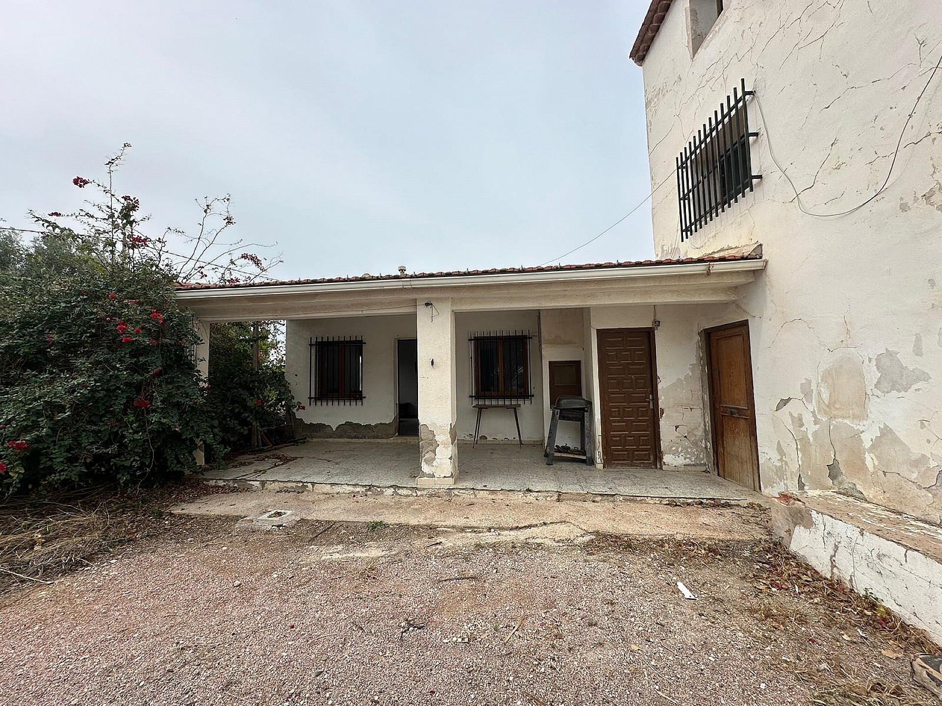 Resale - 9 Bedroom 4 Bathroom Country house in Novelda -  - Alicante