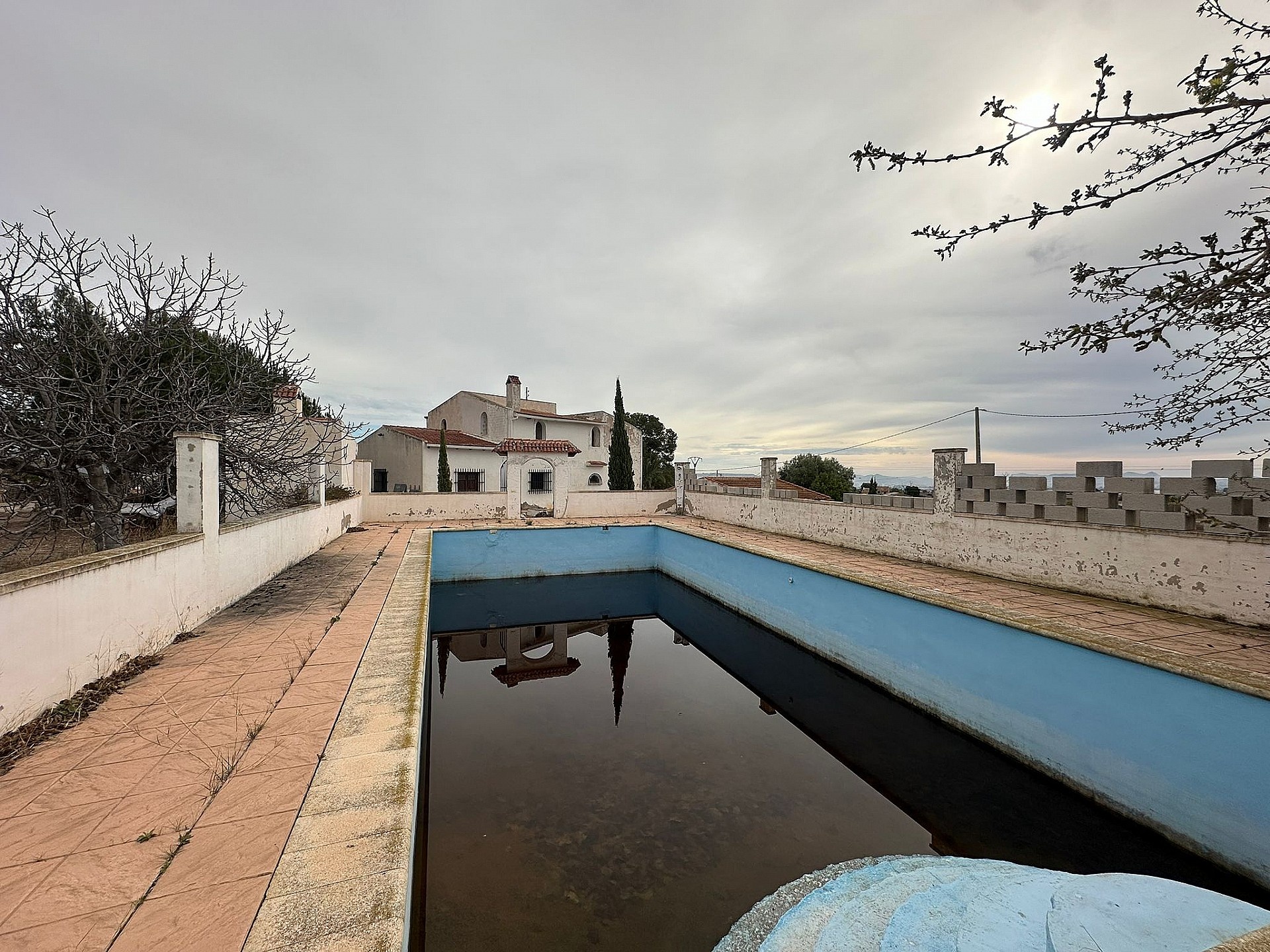Resale - 9 Bedroom 4 Bathroom Country house in Novelda -  - Alicante